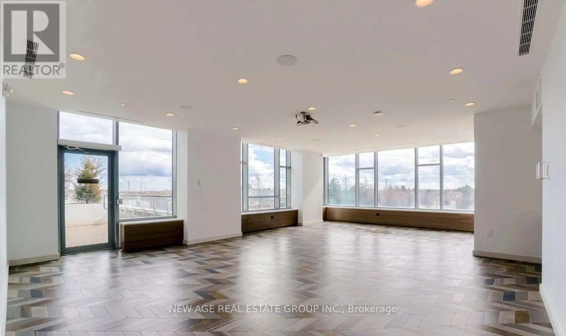 #1001 2560 EGLINTON AVENUE W - Image 5