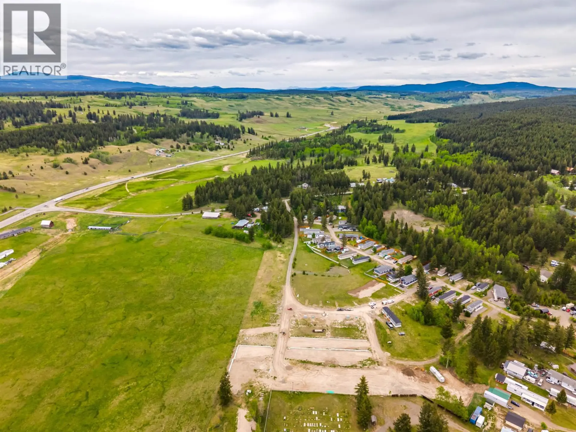 #59 4072 LAC LA HACHE STATION ROAD - Image 9