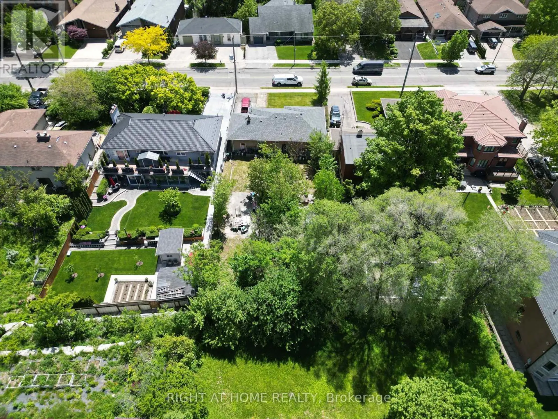 362 MAPLE LEAF DRIVE - Image 7