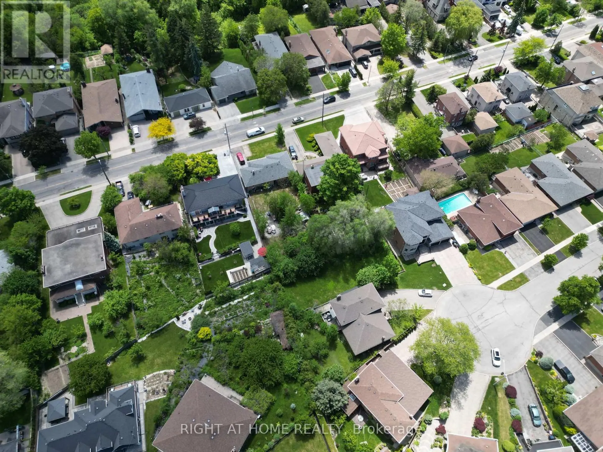 362 MAPLE LEAF DRIVE - Image 9
