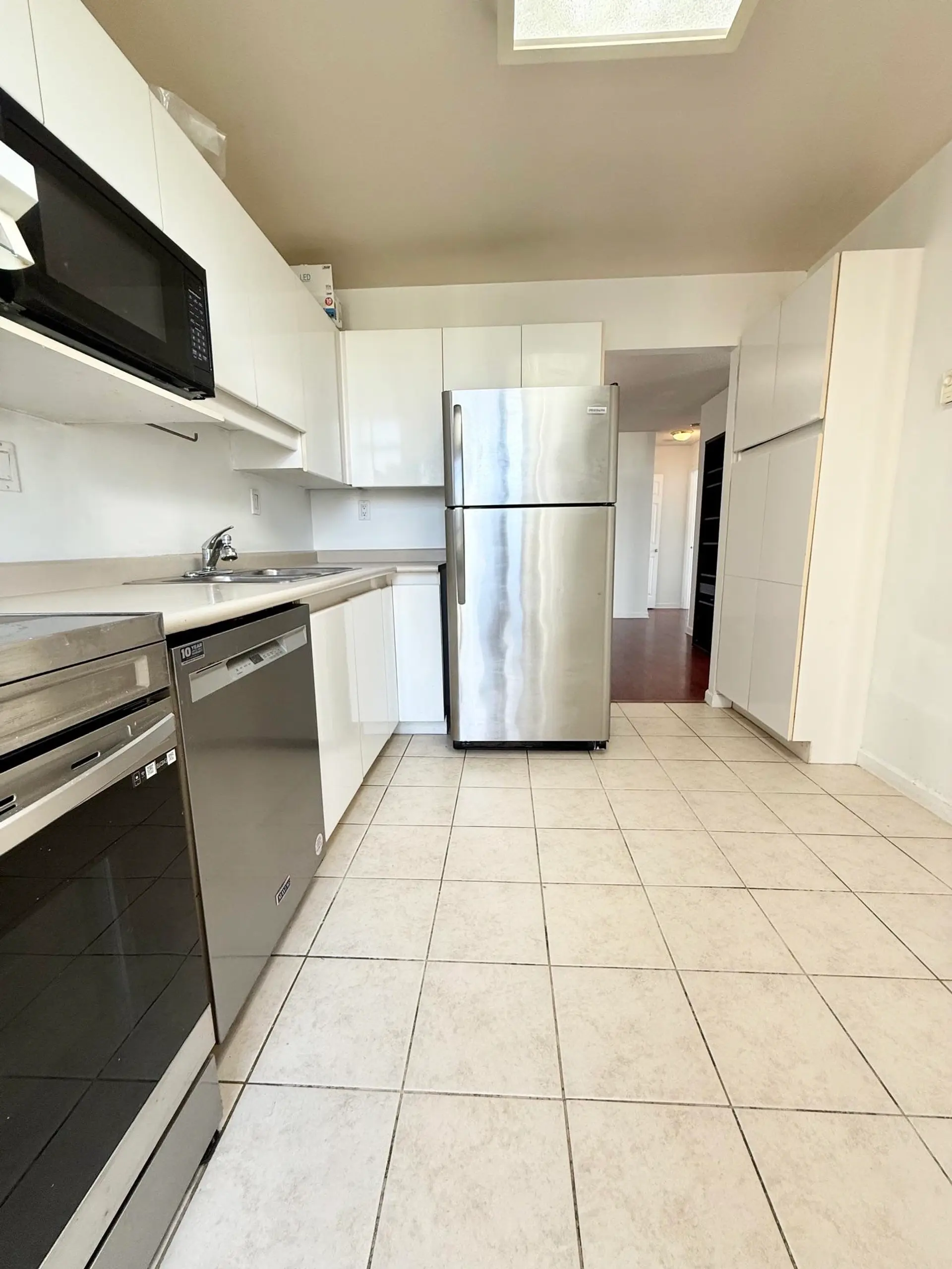 #1101 4657 Hazel Street - Image 6