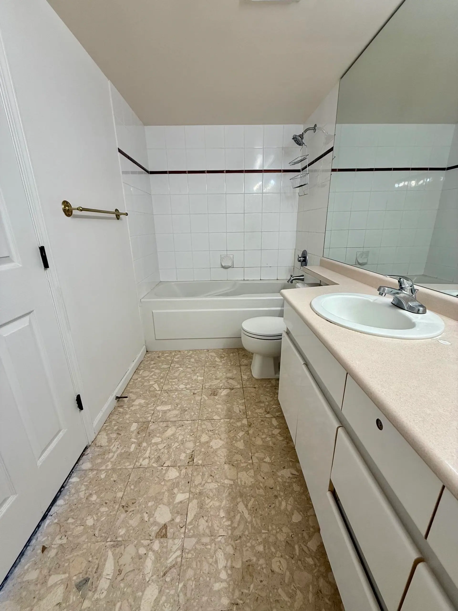 #1101 4657 Hazel Street - Image 8