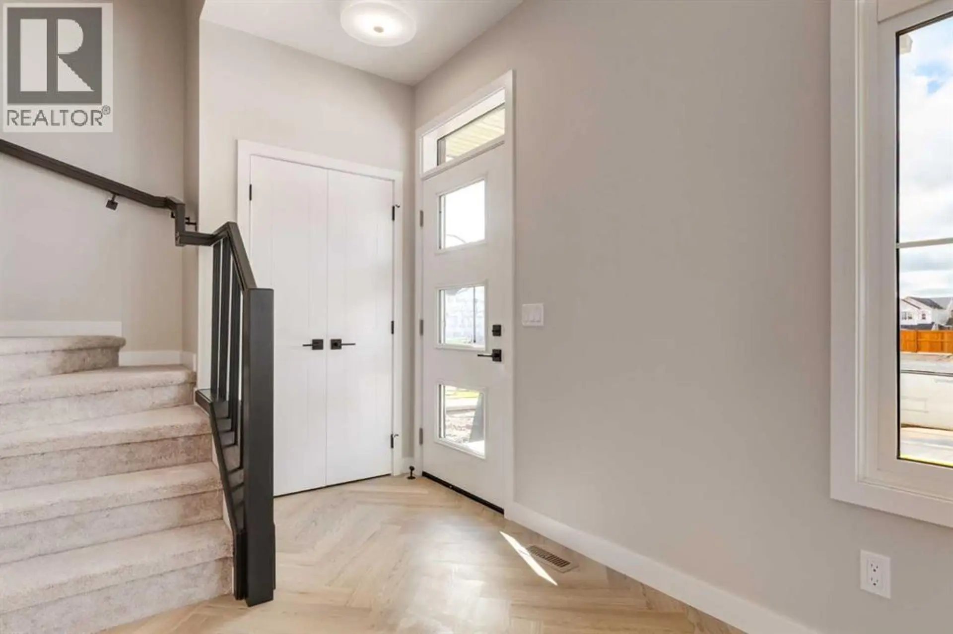 353 Cobblestone Gate - Image 3