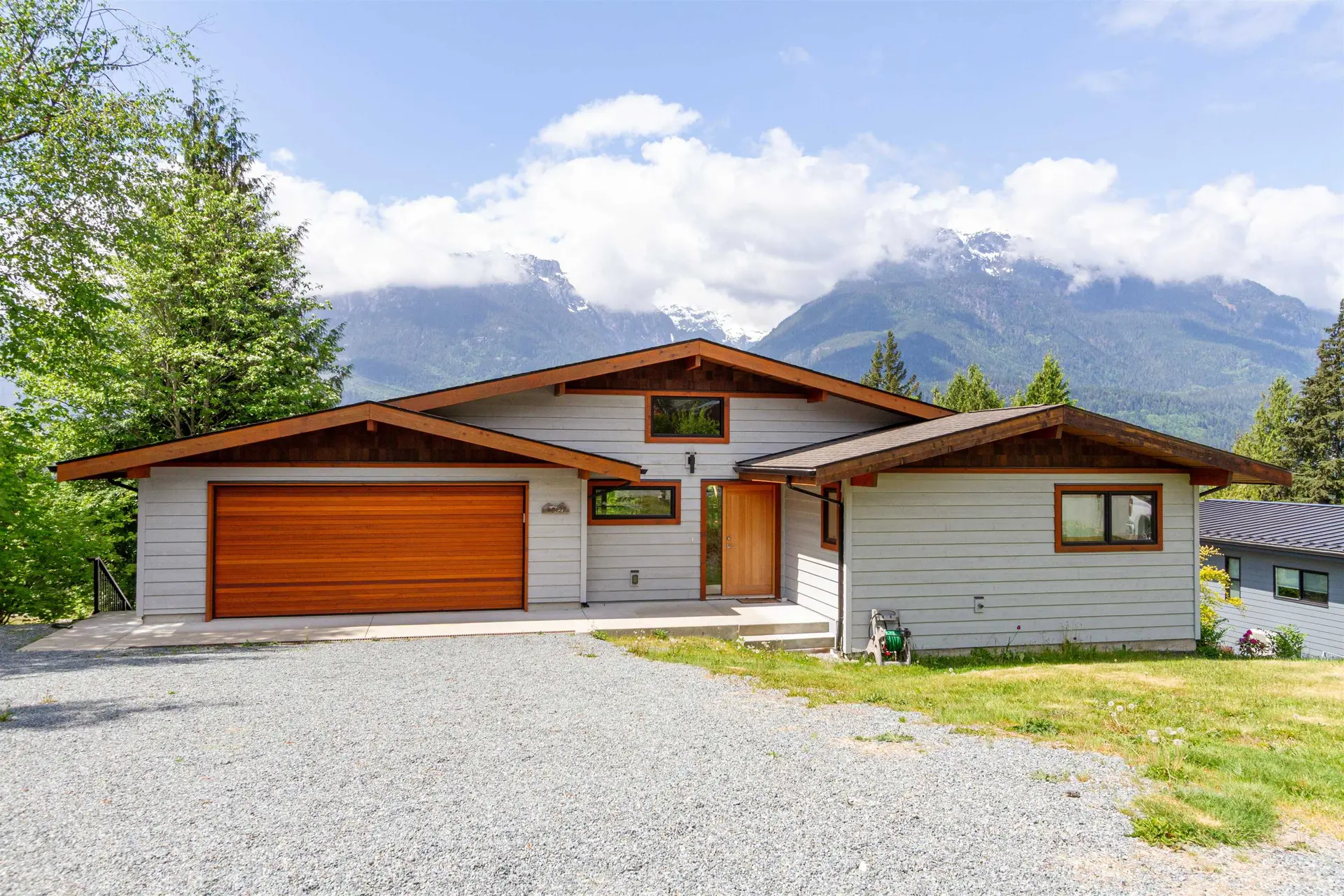 Property at 40427 Ayr Drive, Squamish, BC