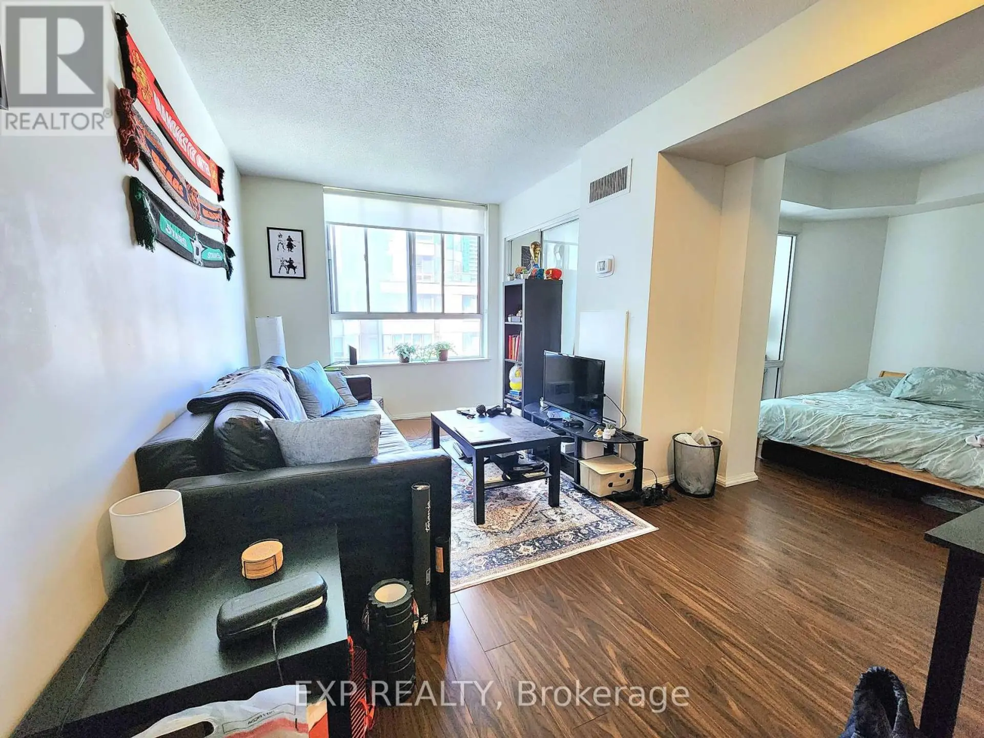 #1421 711 BAY STREET - Image 3