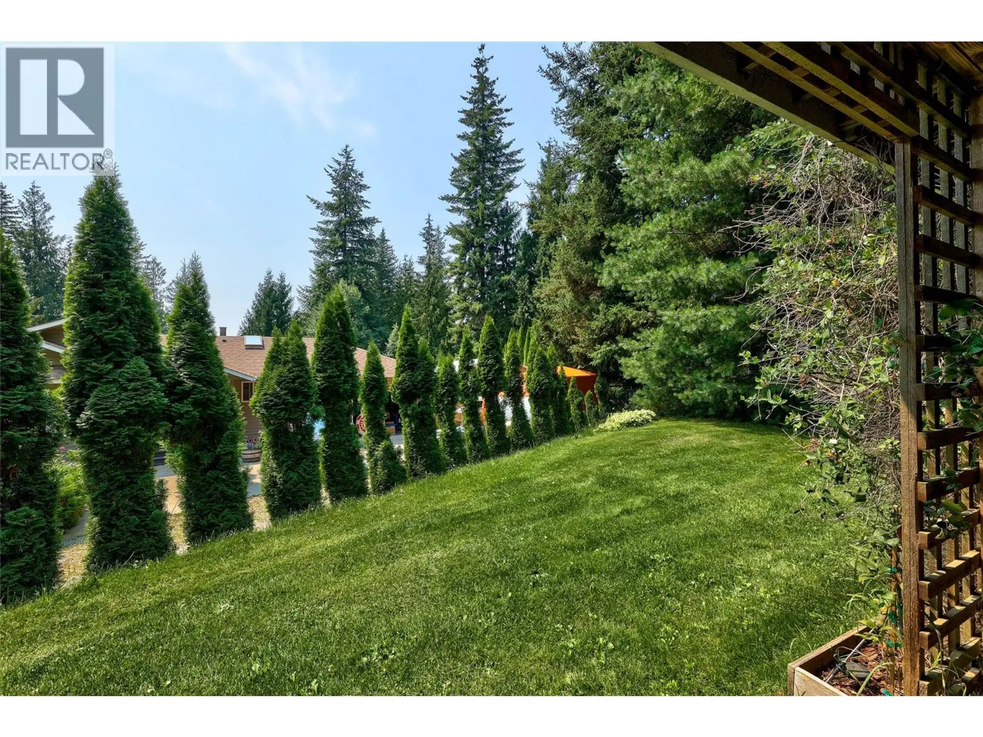 7280 Birch Close - Image 4