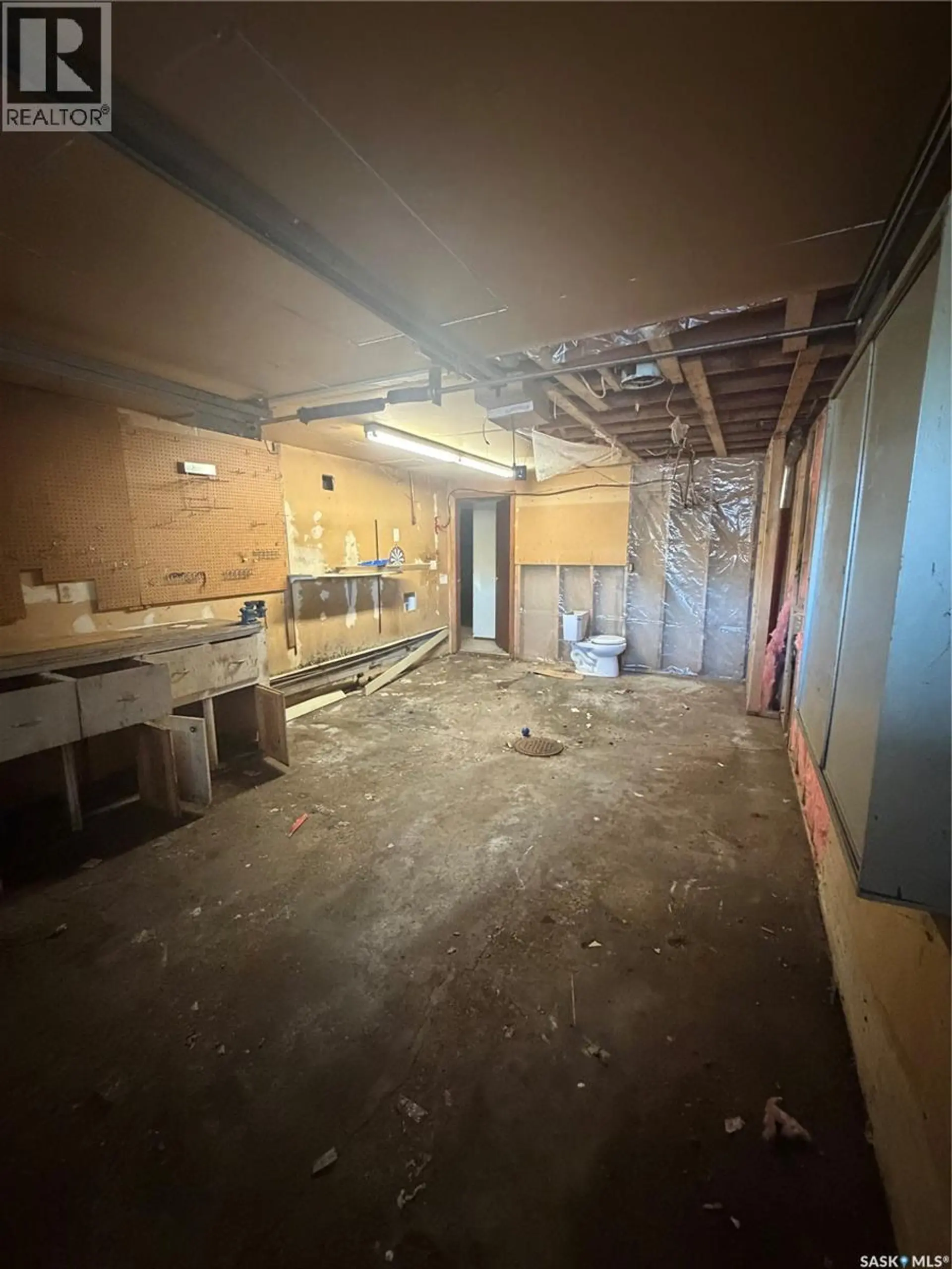 318 25th STREET E - Image 11