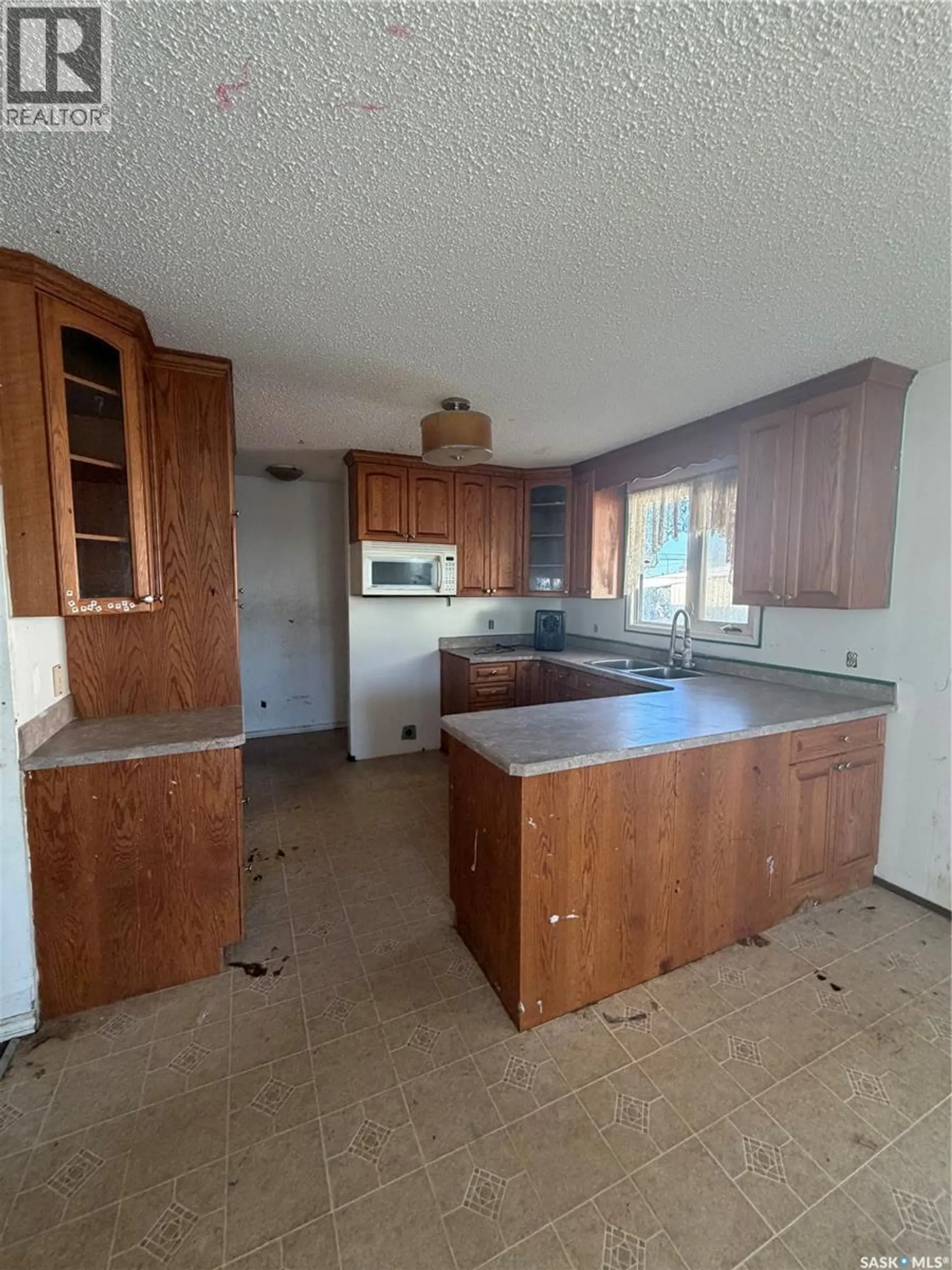 318 25th STREET E - Image 4