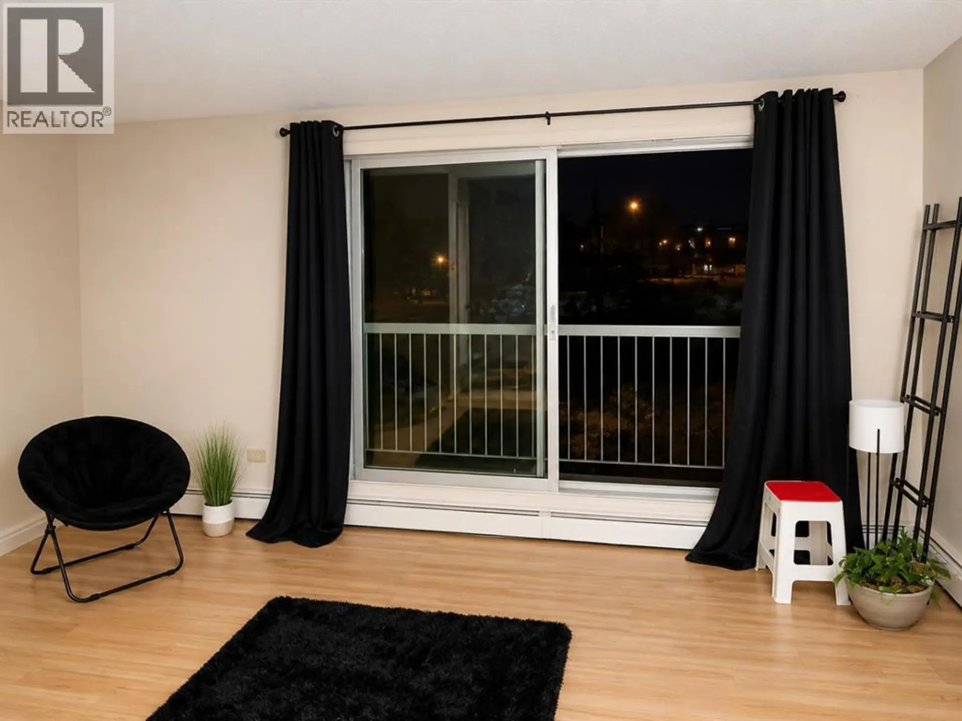 211 6 Street NE - Image 4