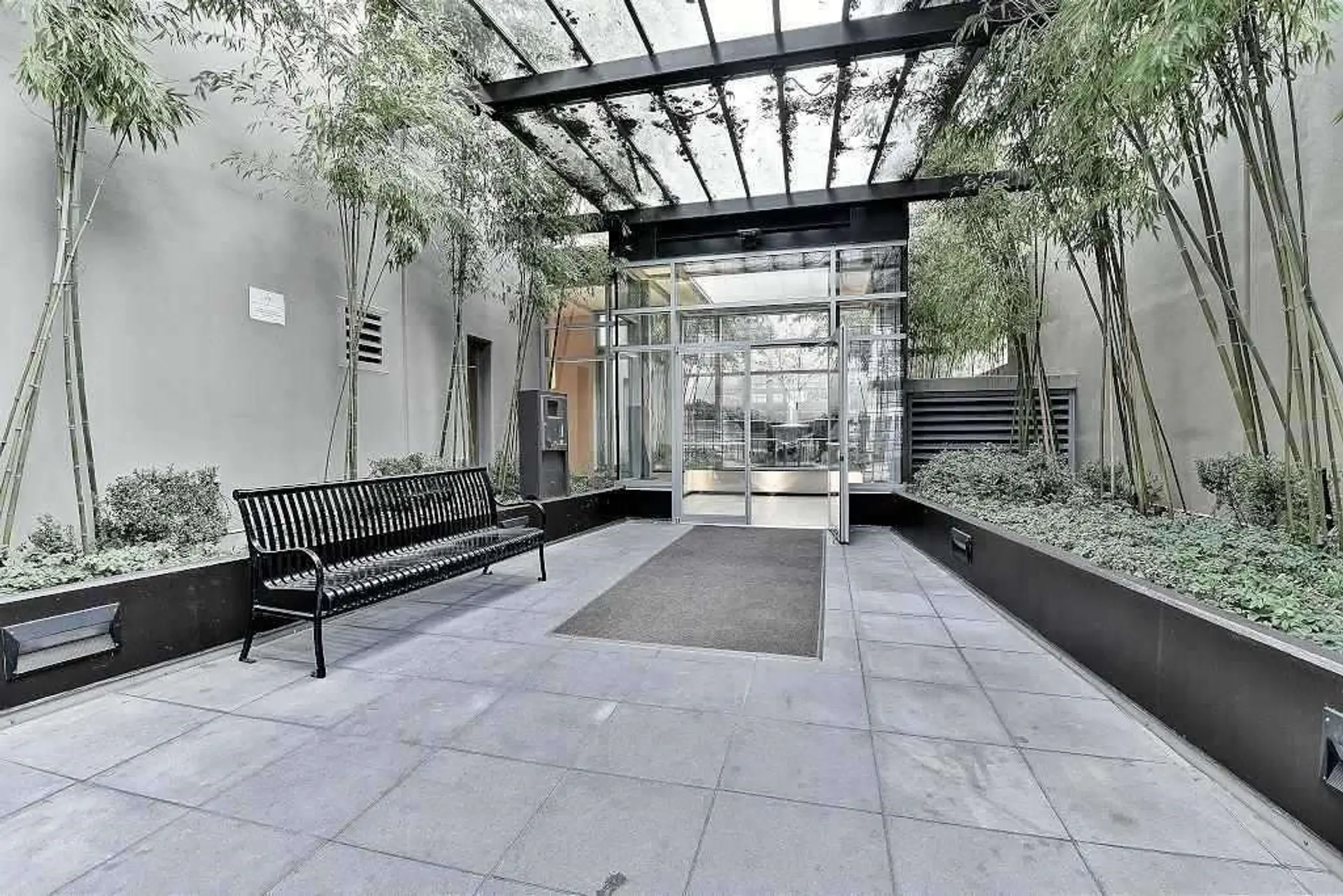 #906 822 Seymour Street - Image 3