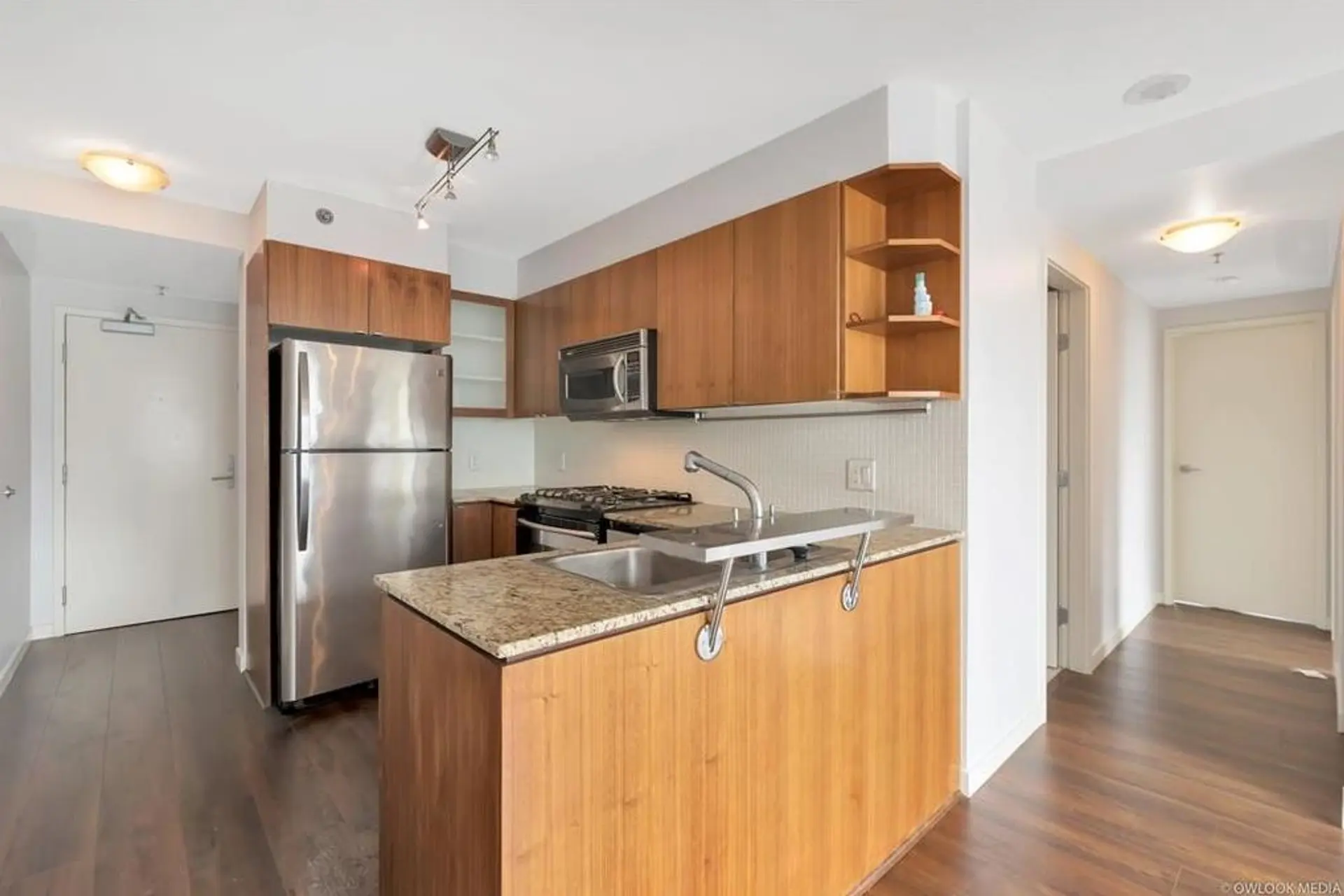 #906 822 Seymour Street - Image 5
