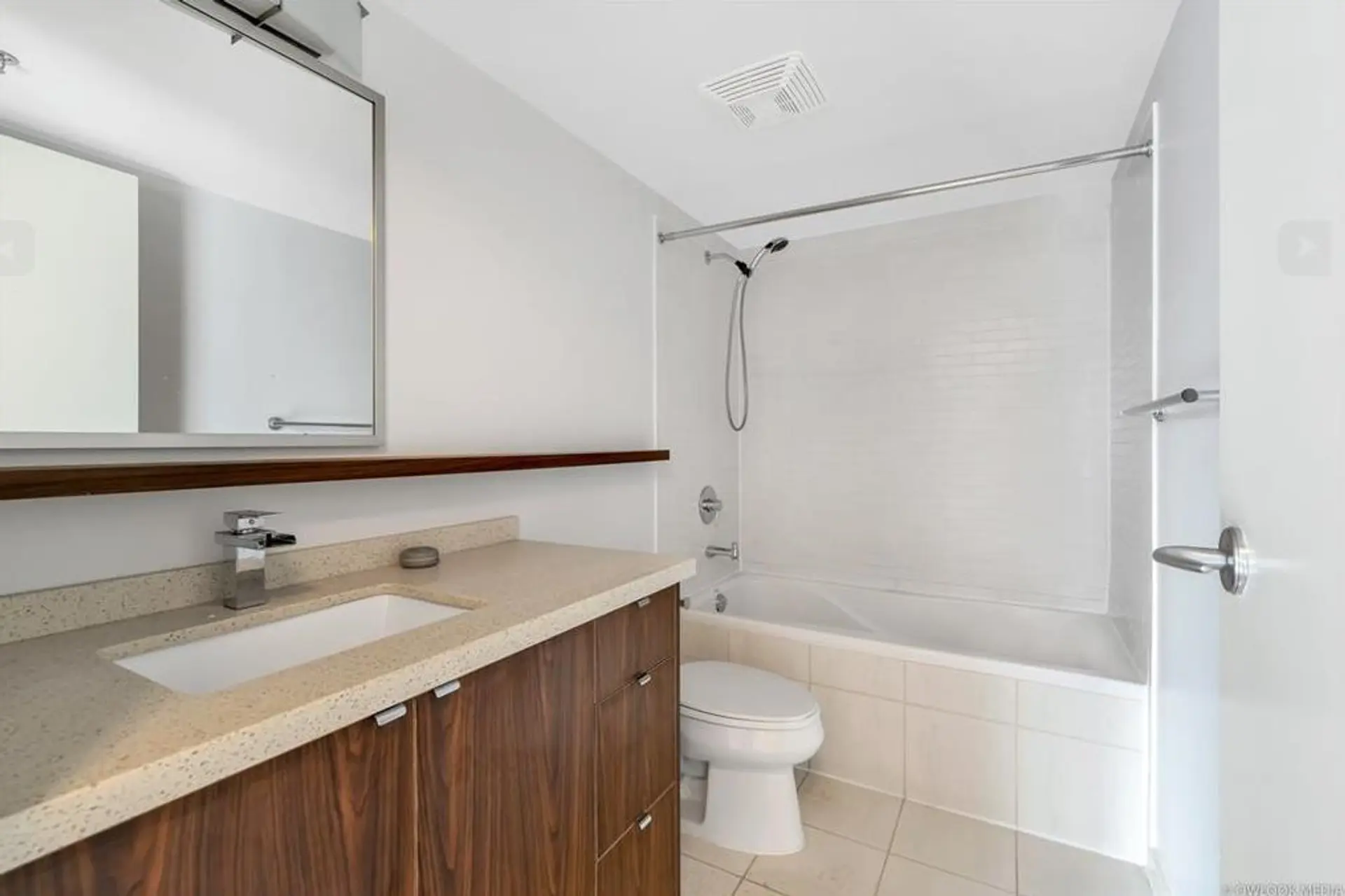 #906 822 Seymour Street - Image 9