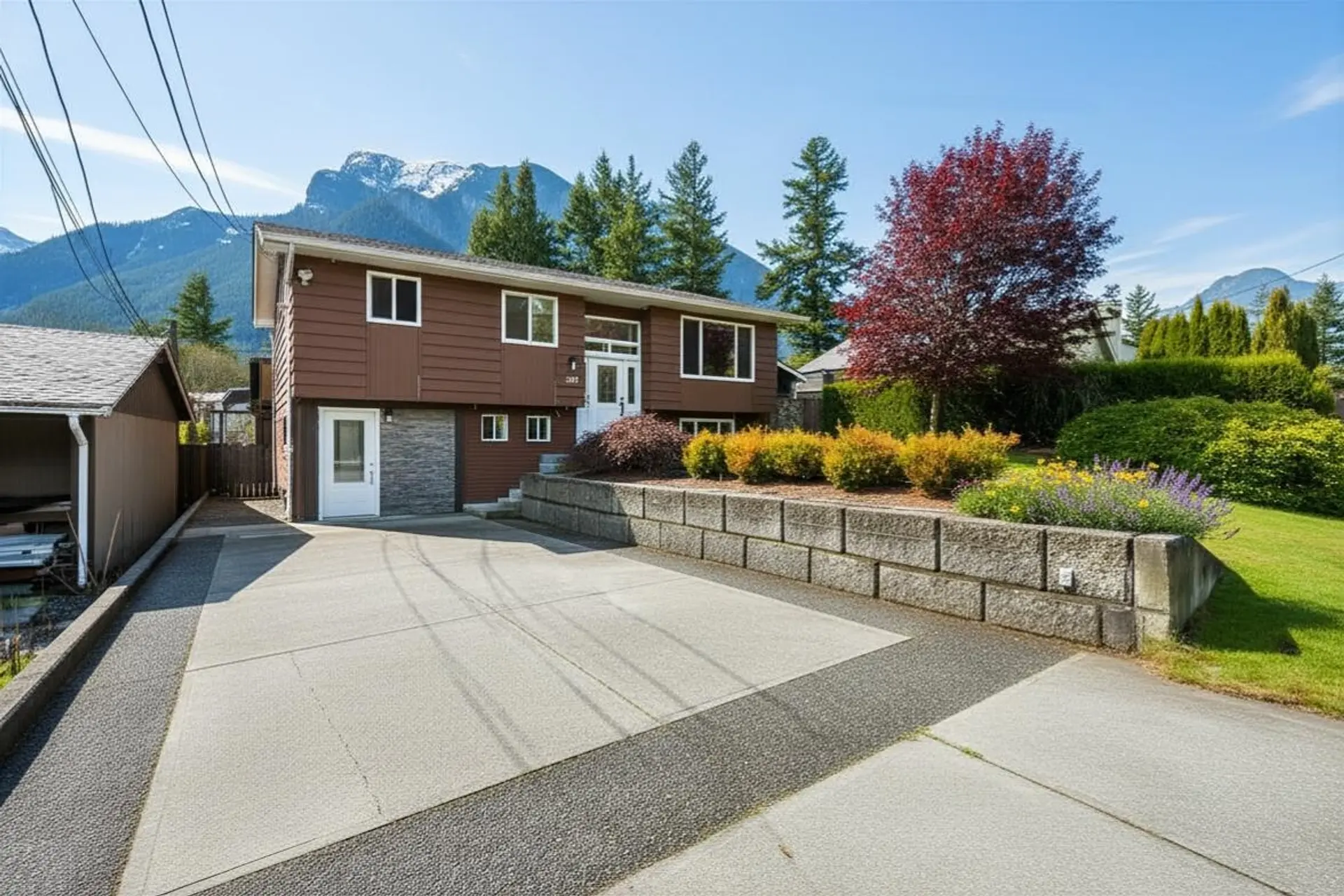 Property at 650 Park Street, Hope, BC
