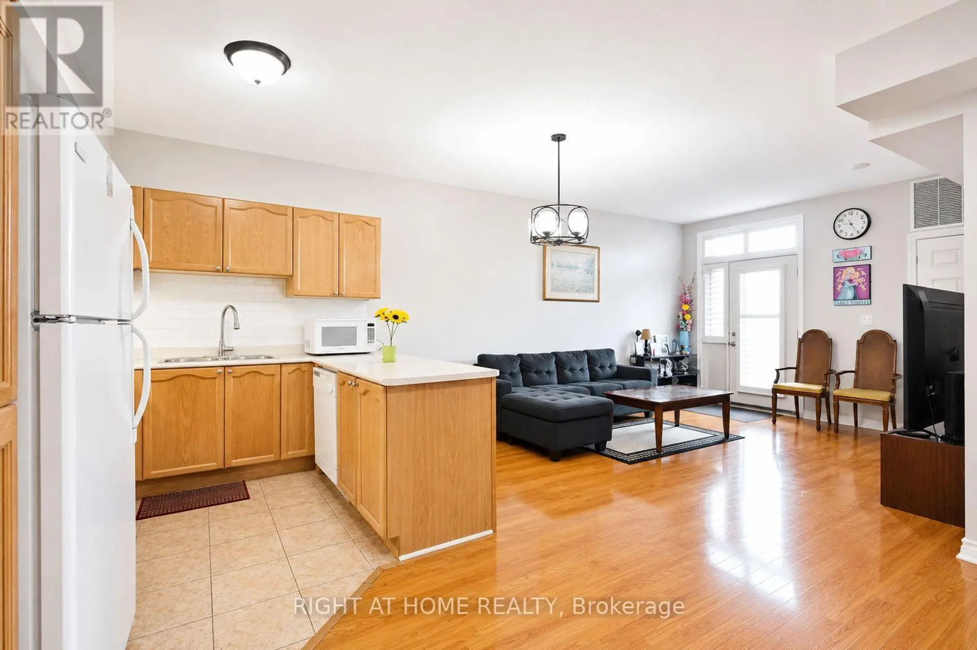 #8 1949 LAWRENCE AVENUE W - Image 7