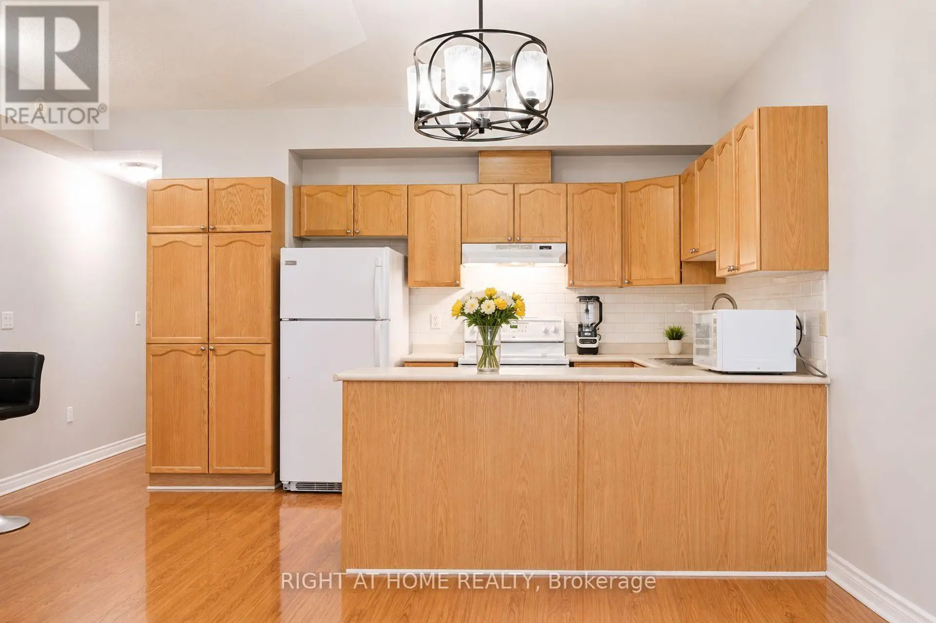 #8 1949 LAWRENCE AVENUE W - Image 8