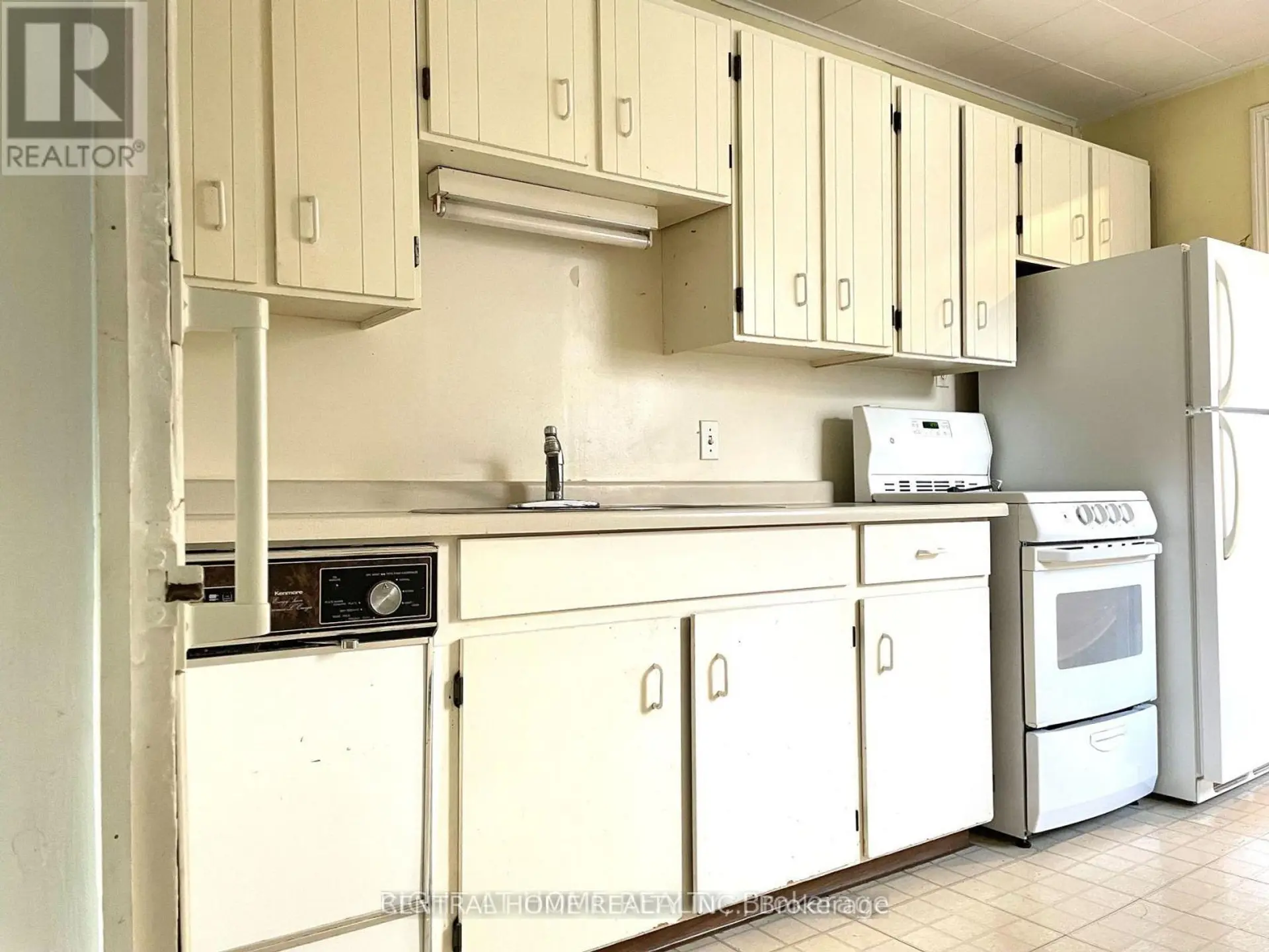 389 LINCOLN STREET - Image 9