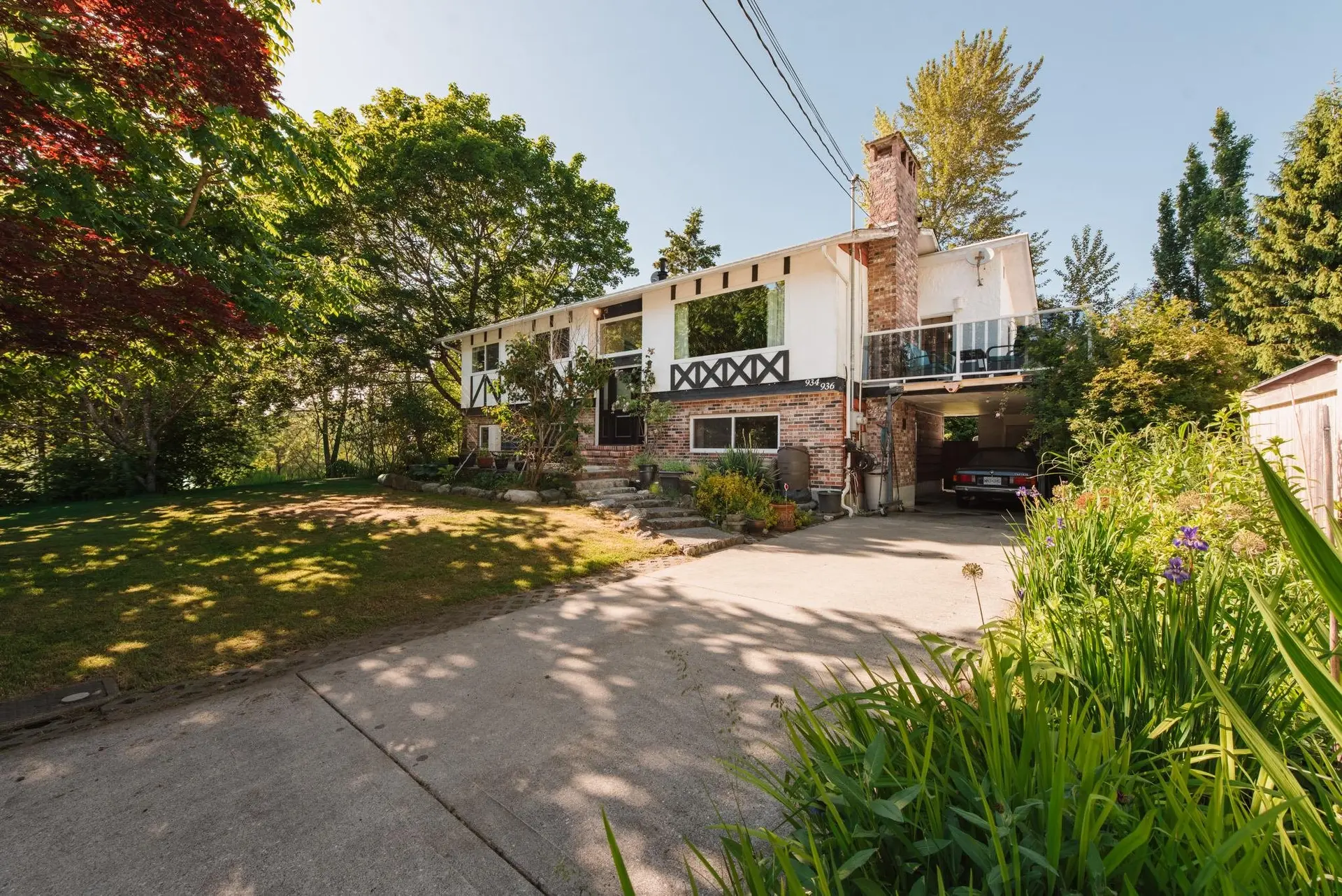 Property at 934 Davis Road, Gibsons, BC