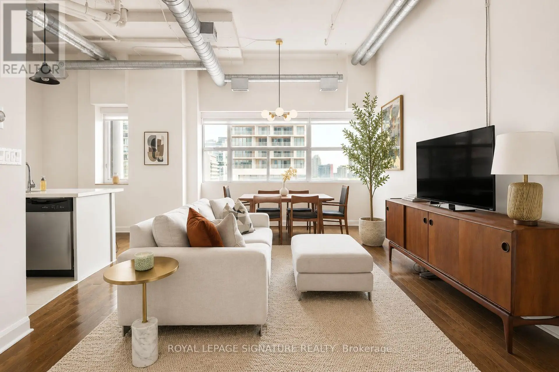 #513 700 KING STREET W - Image 1