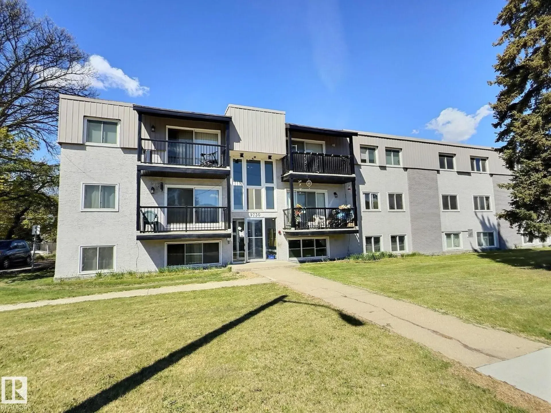 #306 9730 156 ST NW - Image 1