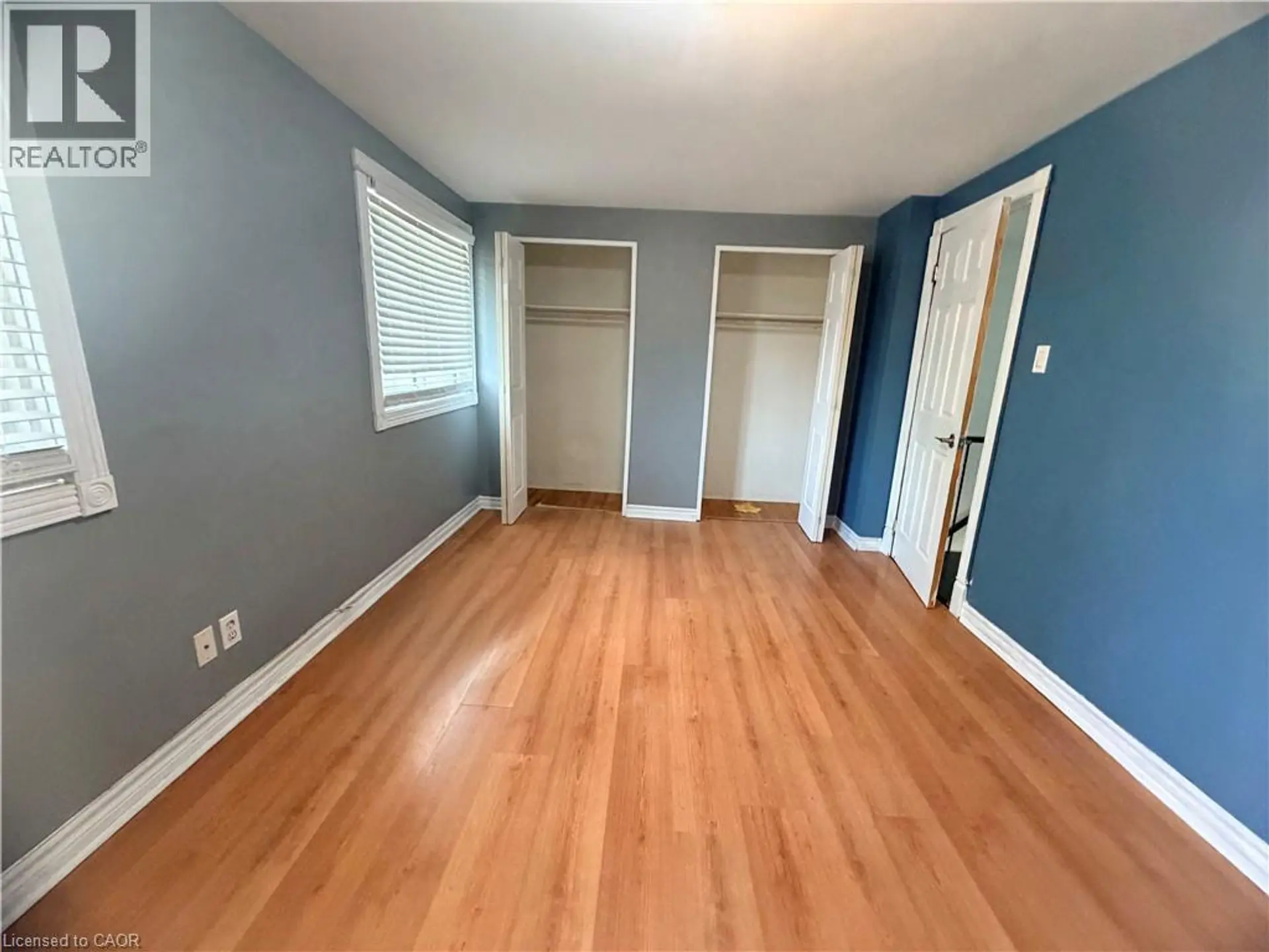43 FOREST GLEN Crescent - Image 3