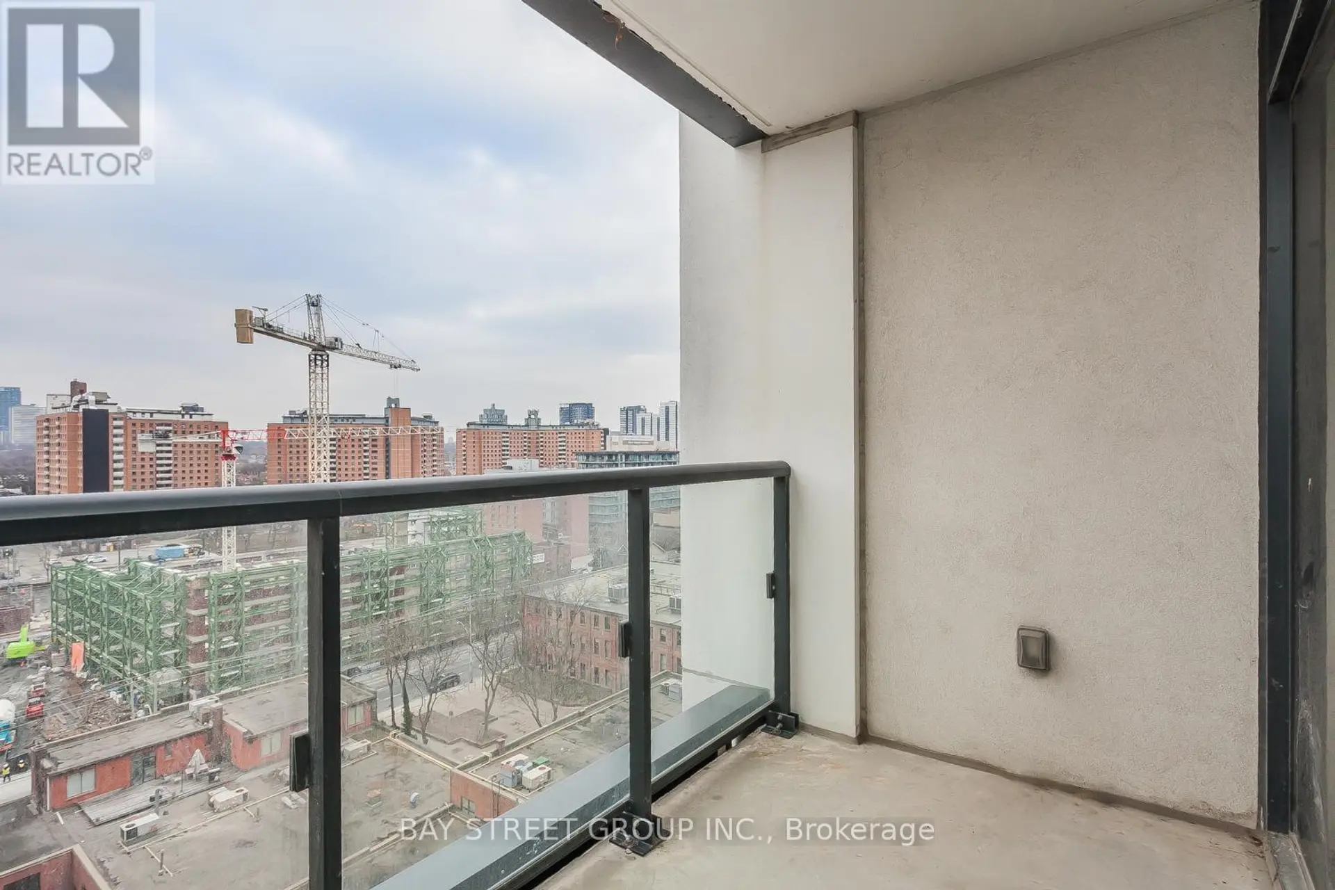 #1615 400 ADELAIDE STREET E - Image 18