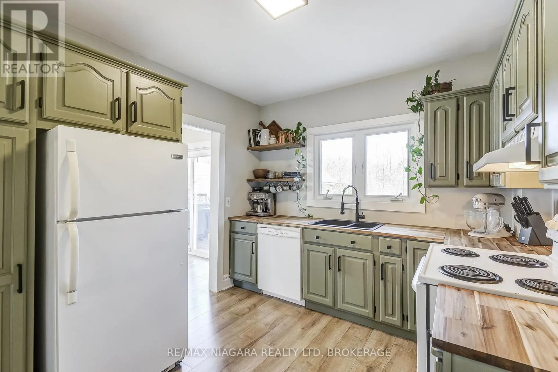 48 WILTON AVENUE - Image 13