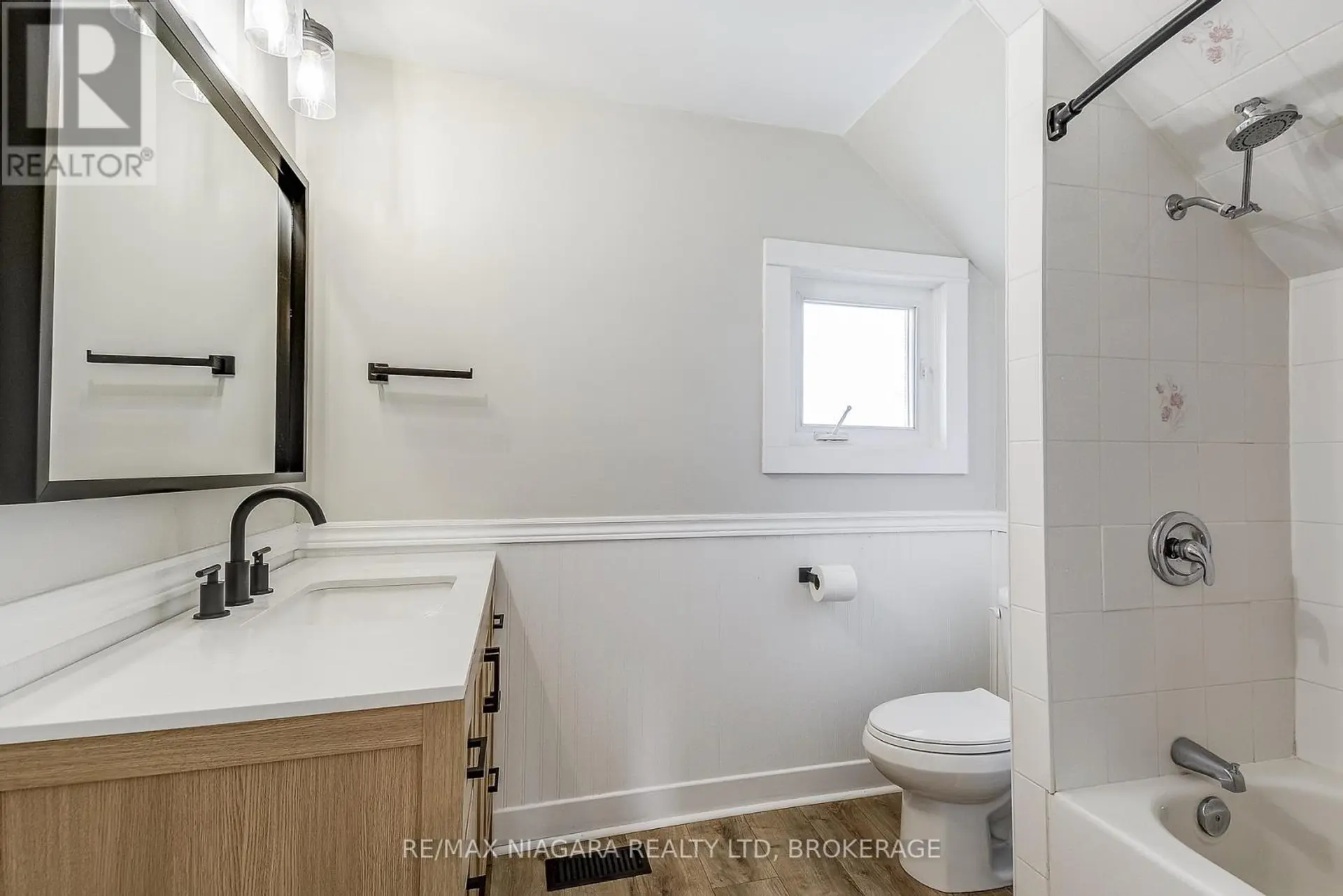 48 WILTON AVENUE - Image 20