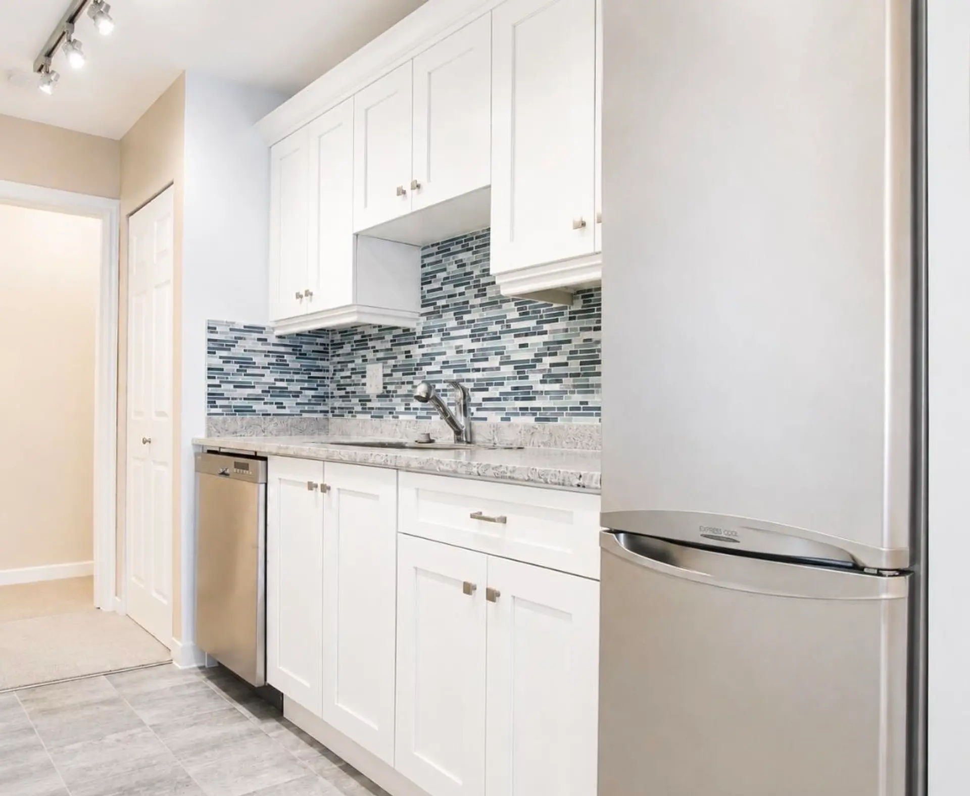 #205 1850 Southmere Crescent - Image 6