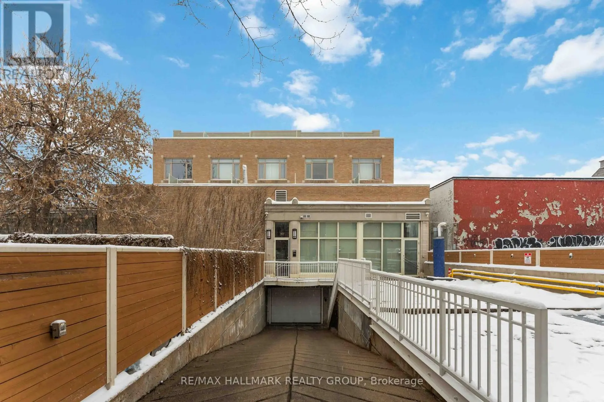 #15 202 ST PATRICK STREET - Image 17