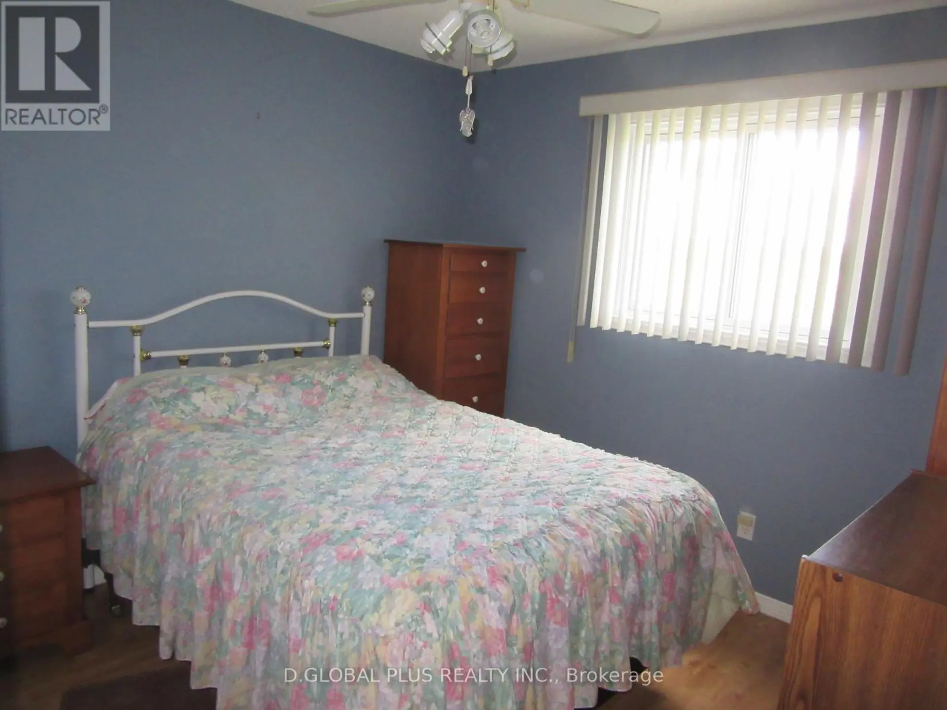 121 HEMLOCK CRESCENT N - Image 10