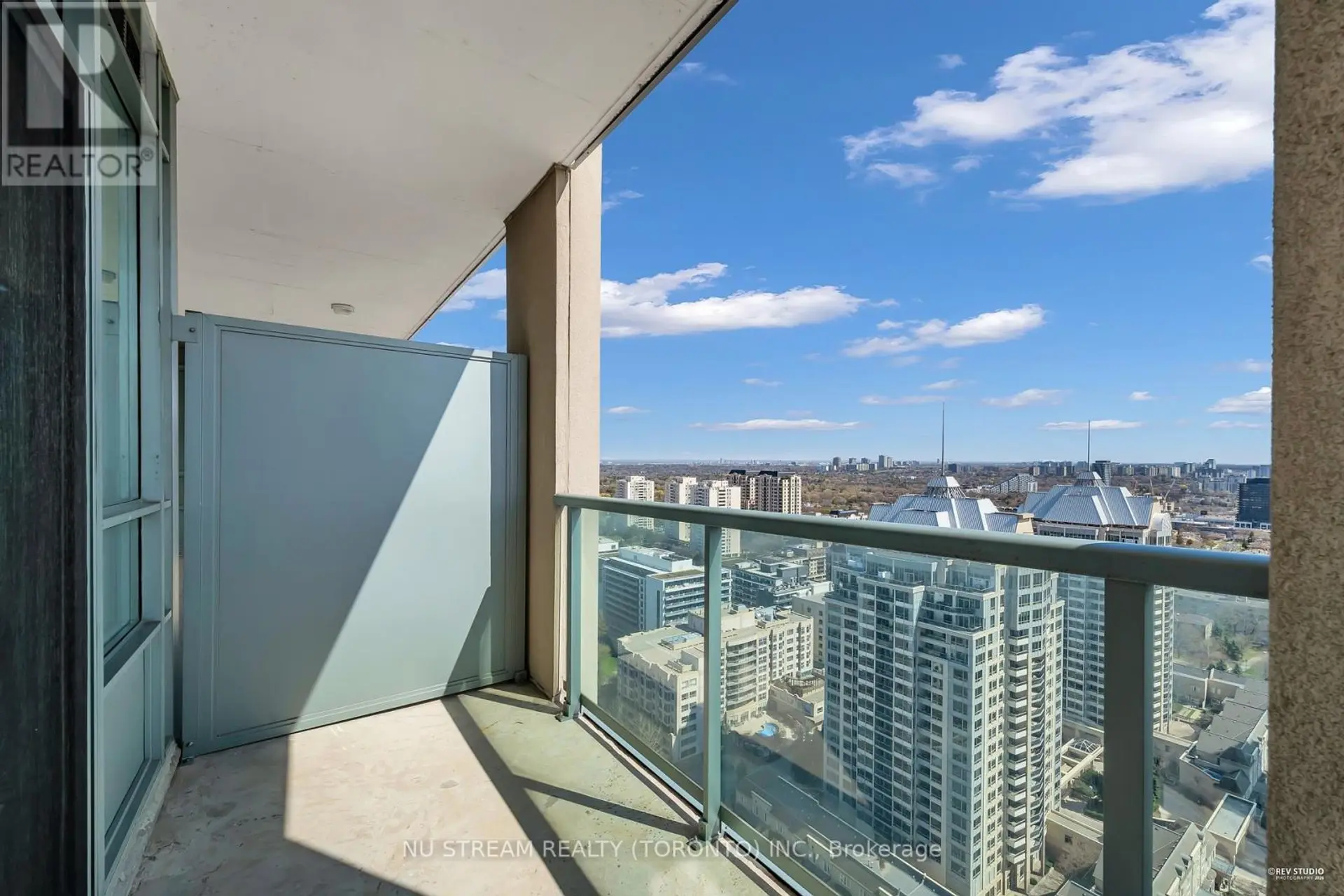 #PH304 17 BARBERRY PLACE - Image 19