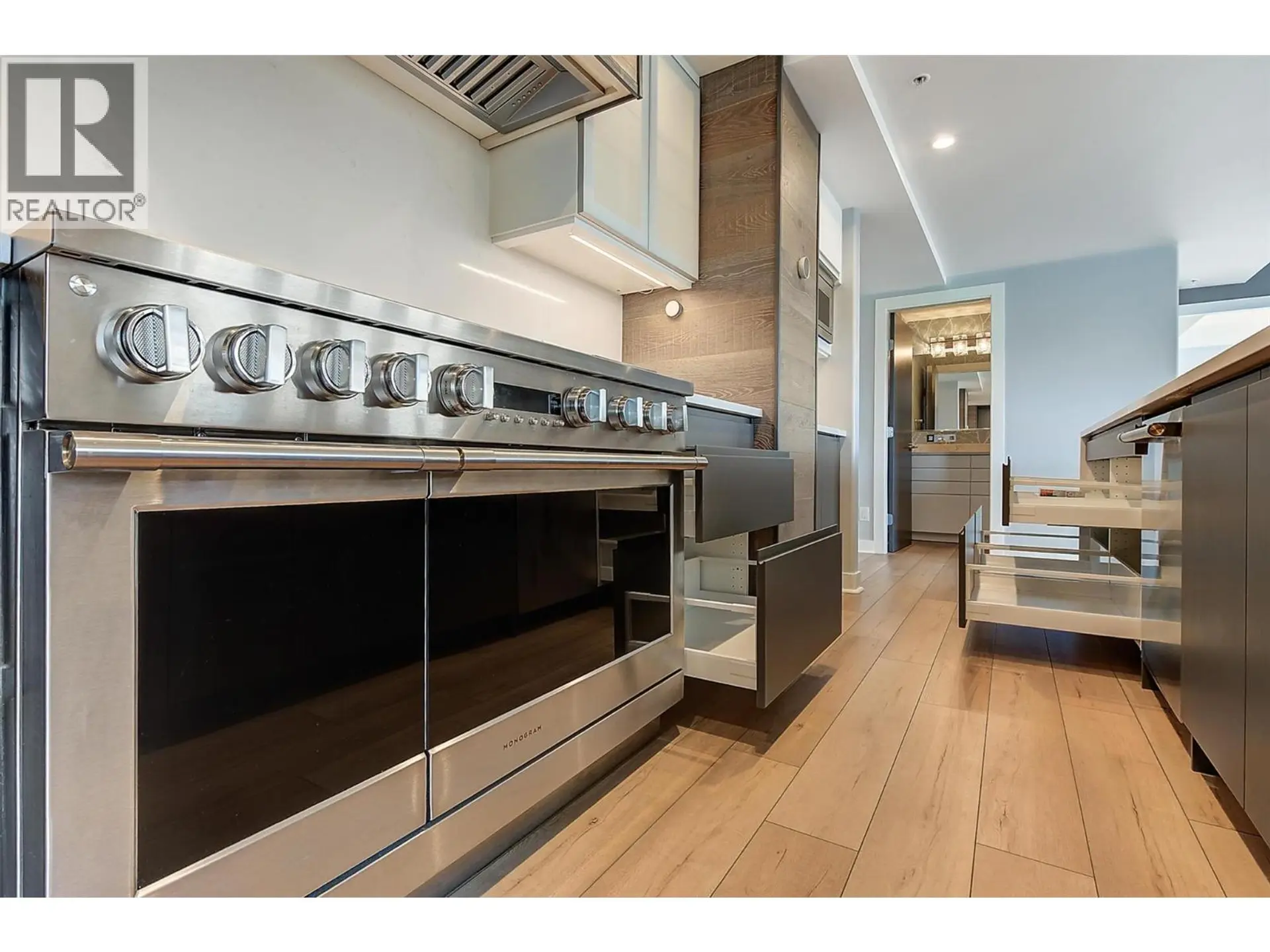 #1209 1160 Bernard Avenue - Image 10