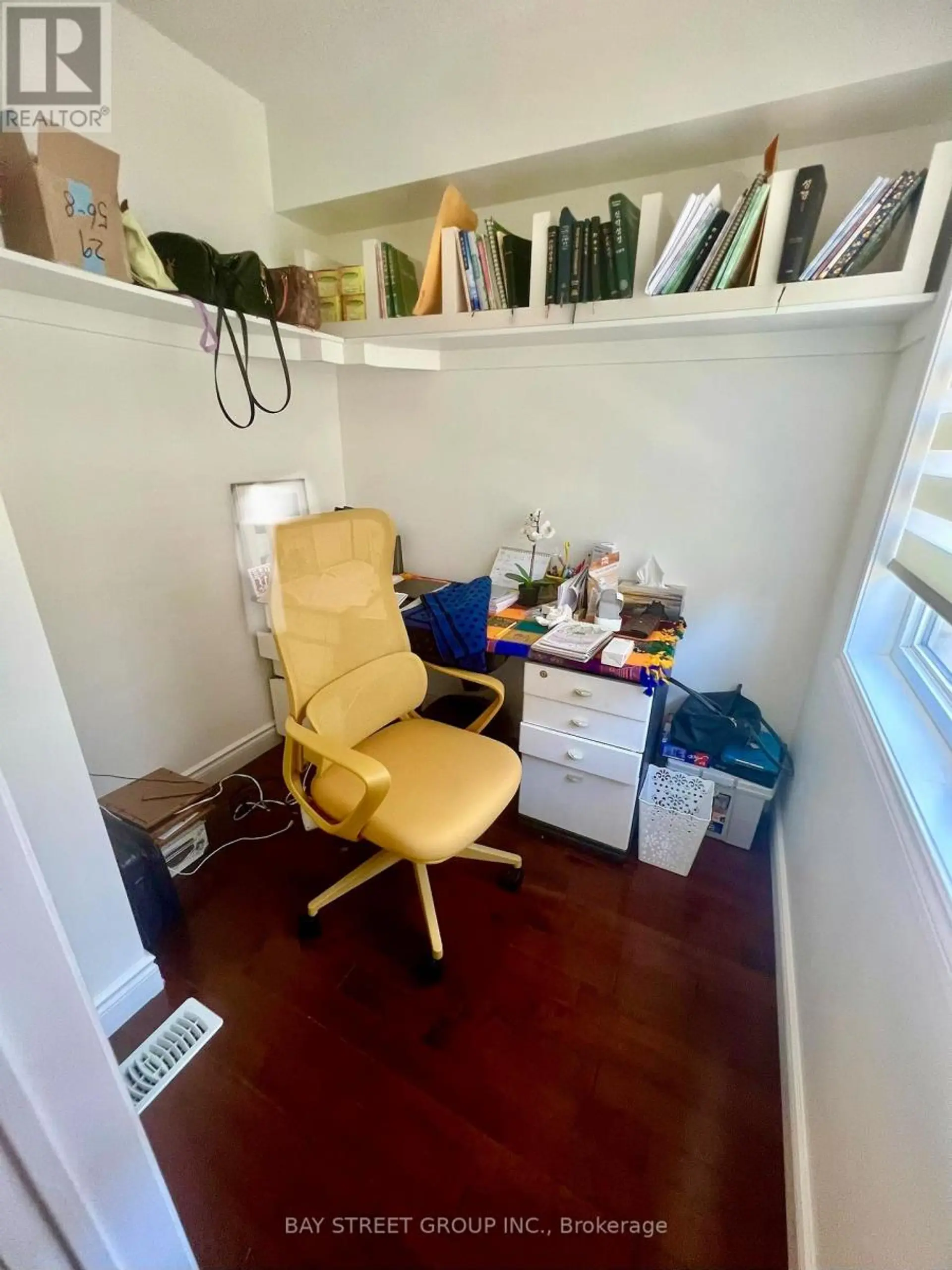 #56 8 BRIGHTON PLACE - Image 10