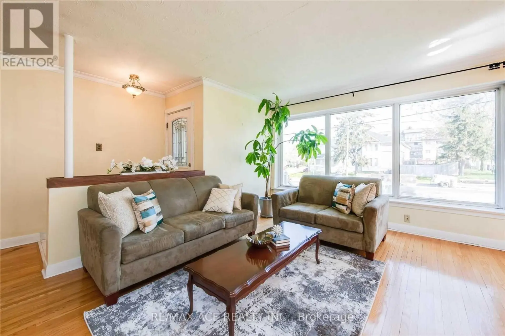 3715 ST CLAIR AVENUE E - Image 3