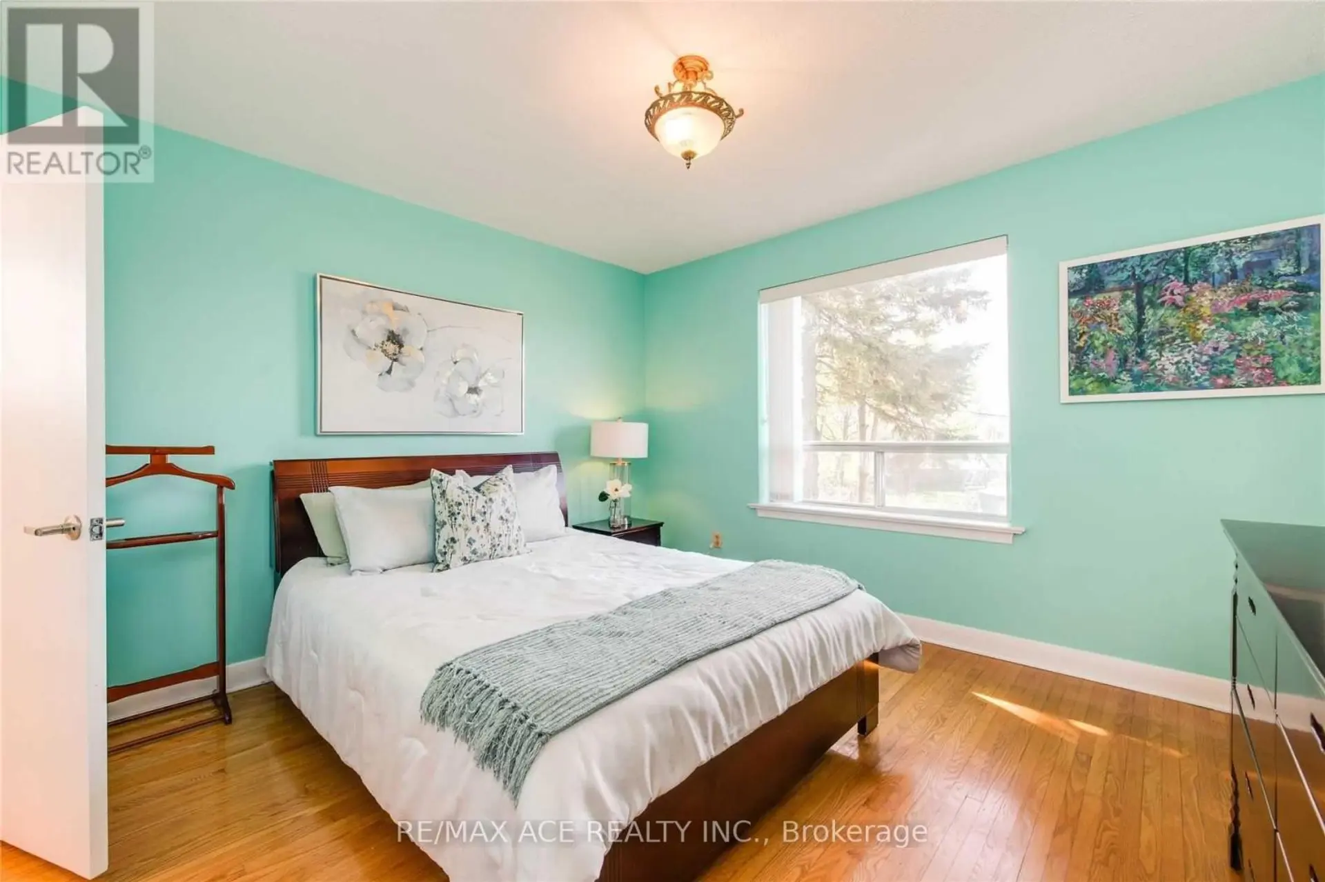 3715 ST CLAIR AVENUE E - Image 8