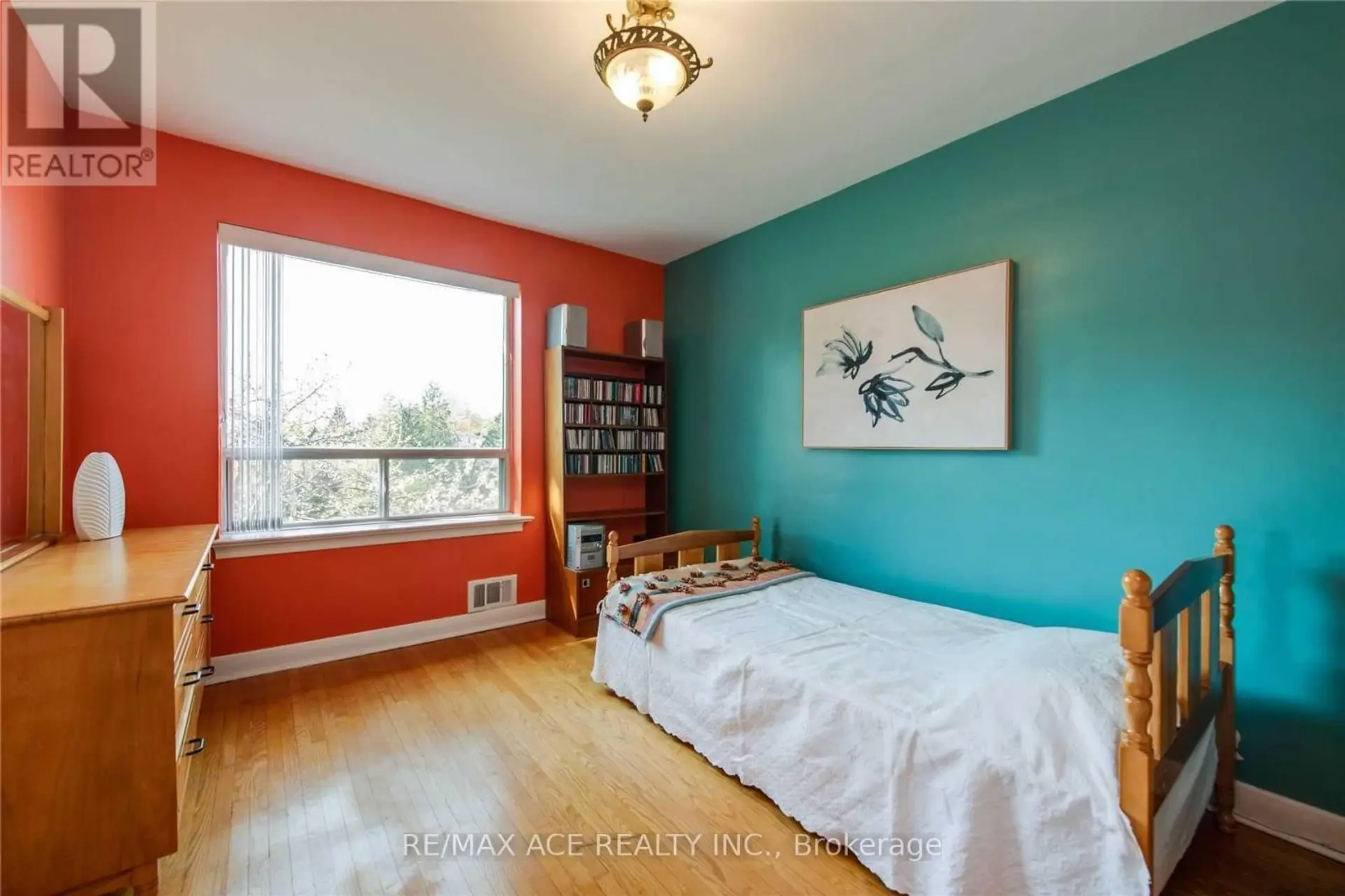 3715 ST CLAIR AVENUE E - Image 9