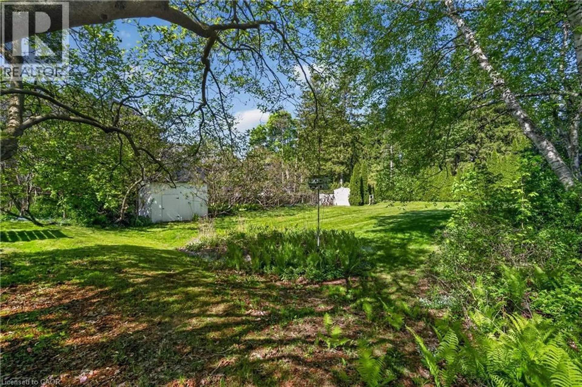 53 LOVERS Lane - Image 12