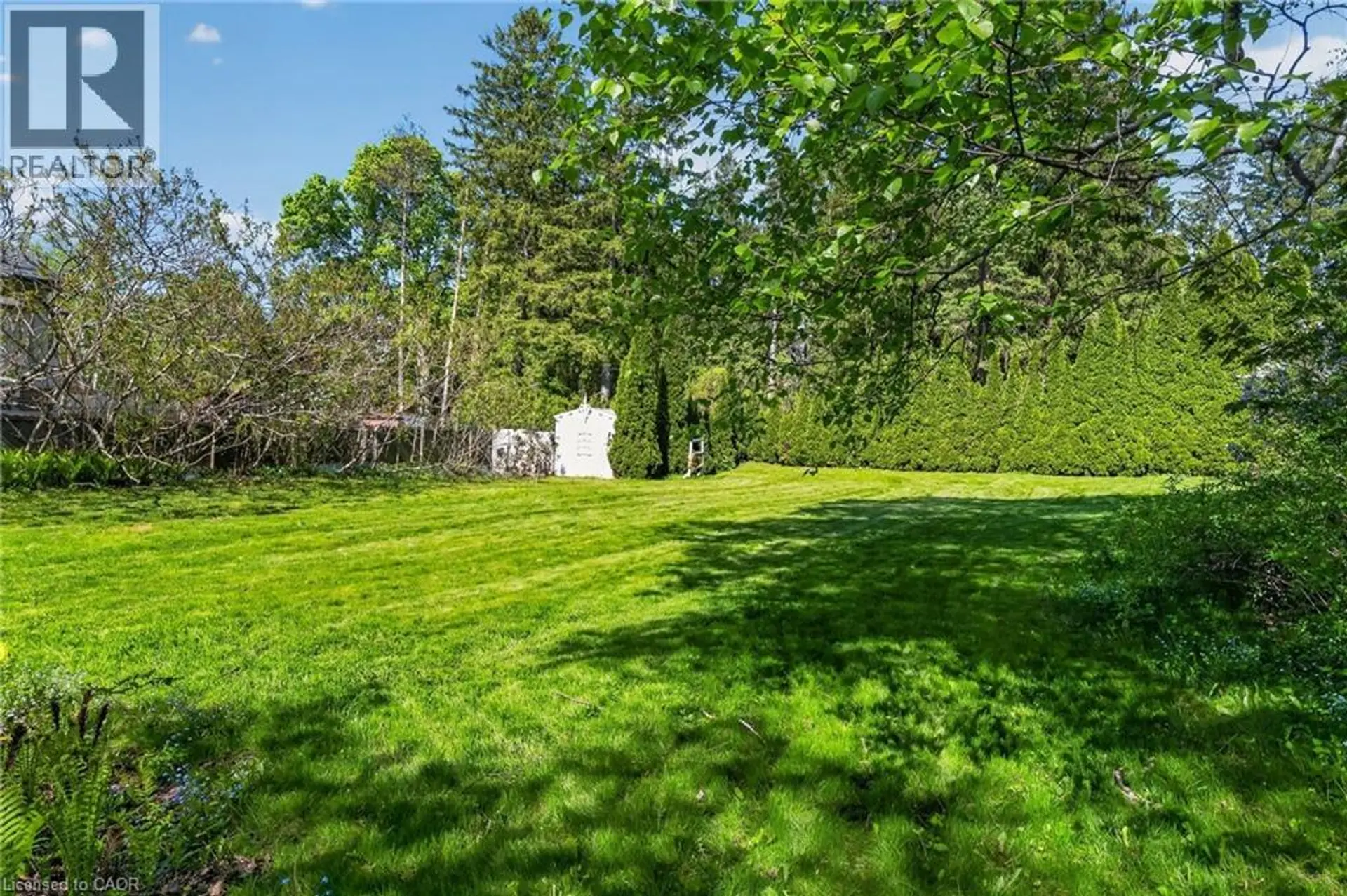 53 LOVERS Lane - Image 13