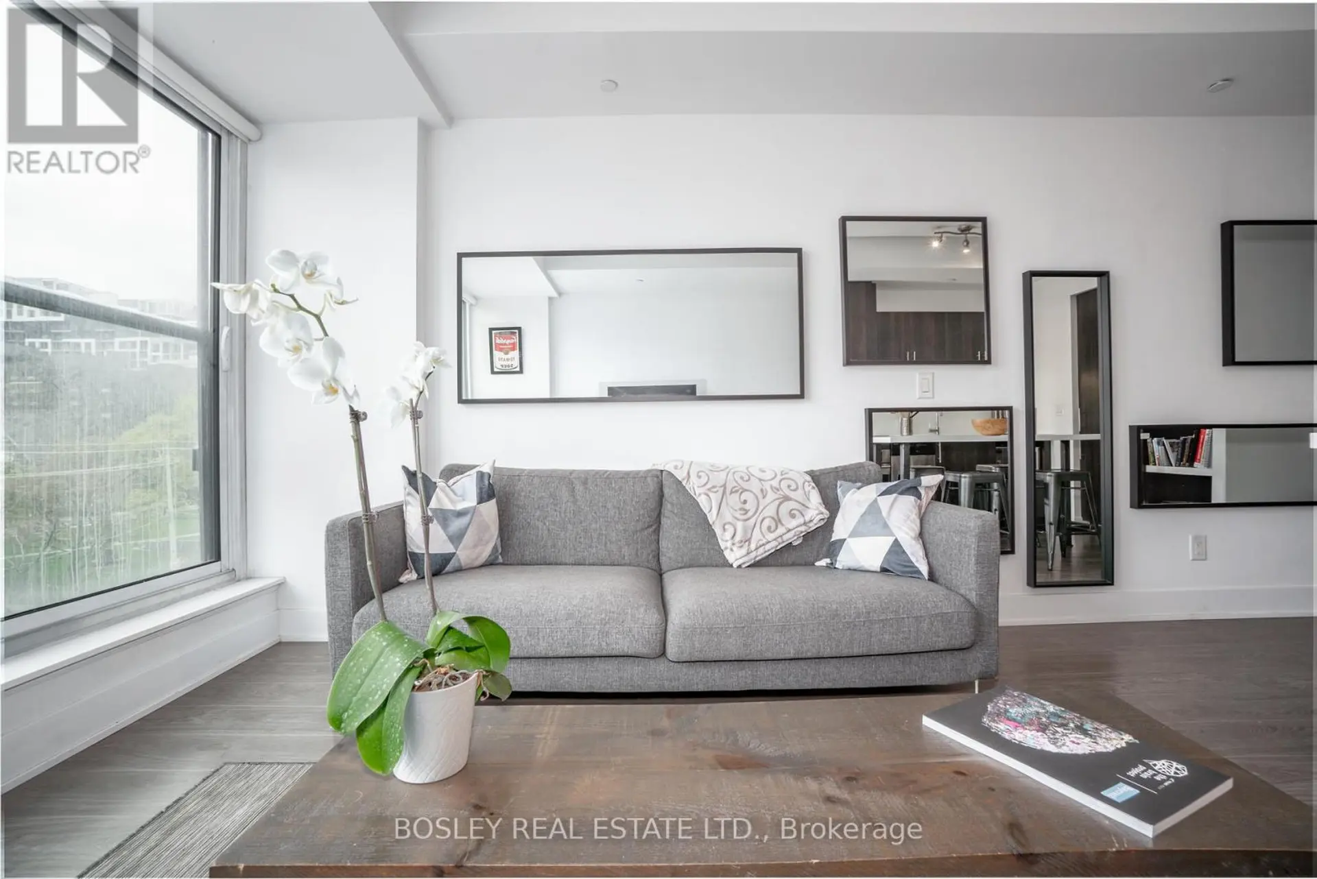 #401 508 WELLINGTON STREET - Image 2