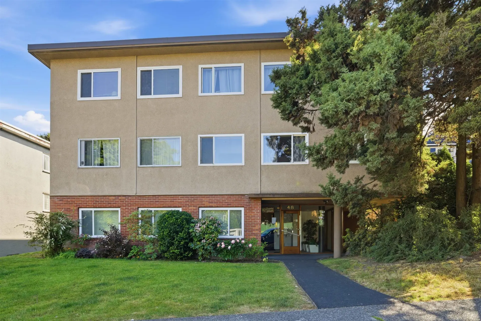 Property at #9 48 Leopold Place, New Westminster, BC