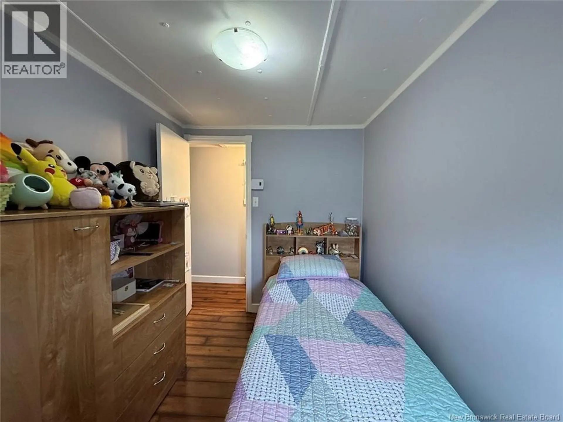 2037 Centrale Street - Image 8