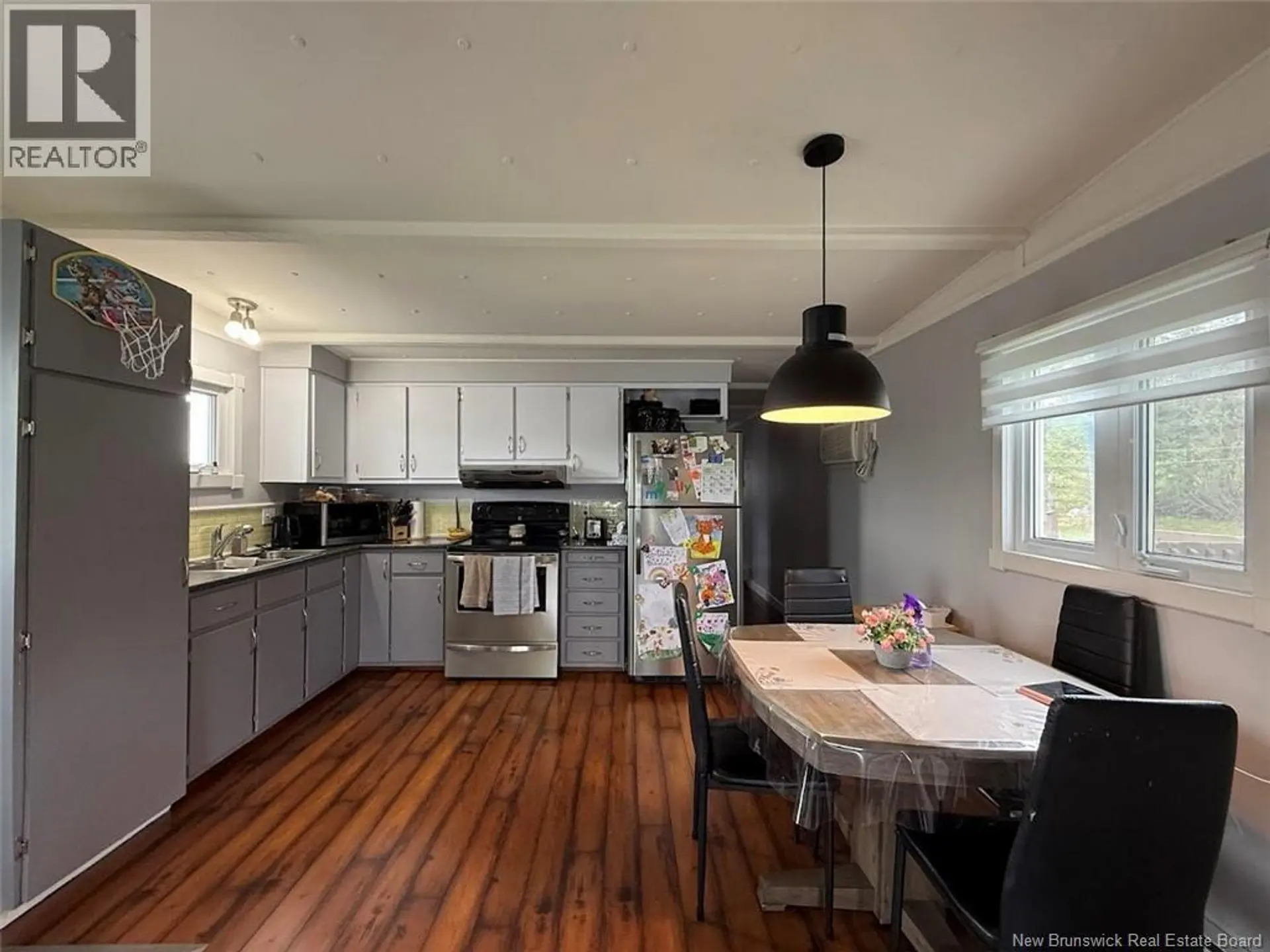 2037 Centrale Street - Image 2