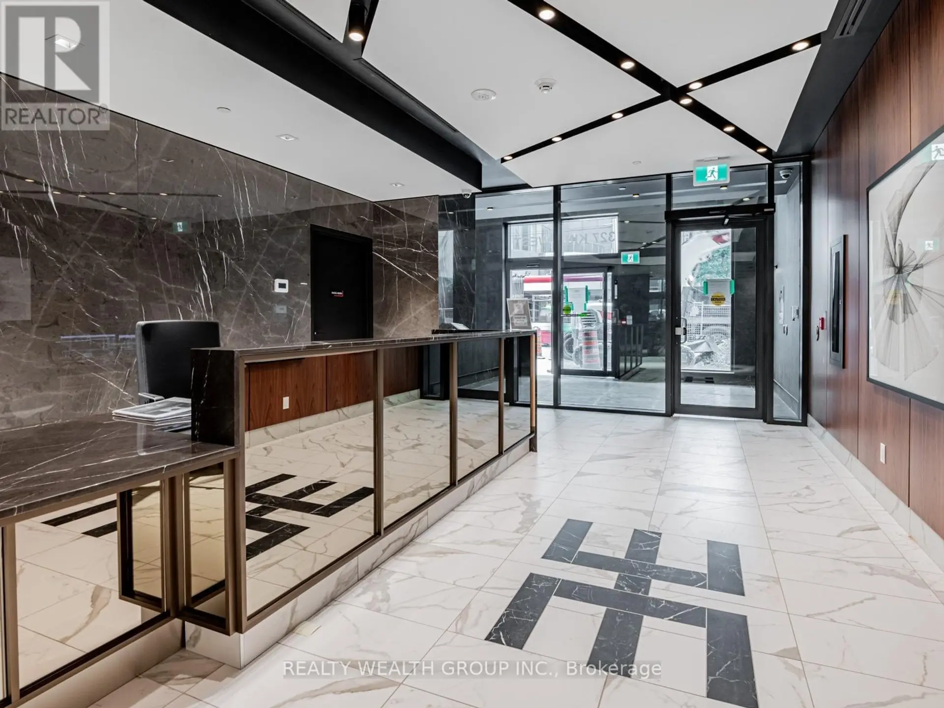 #1305 327 KING STREET W - Image 17
