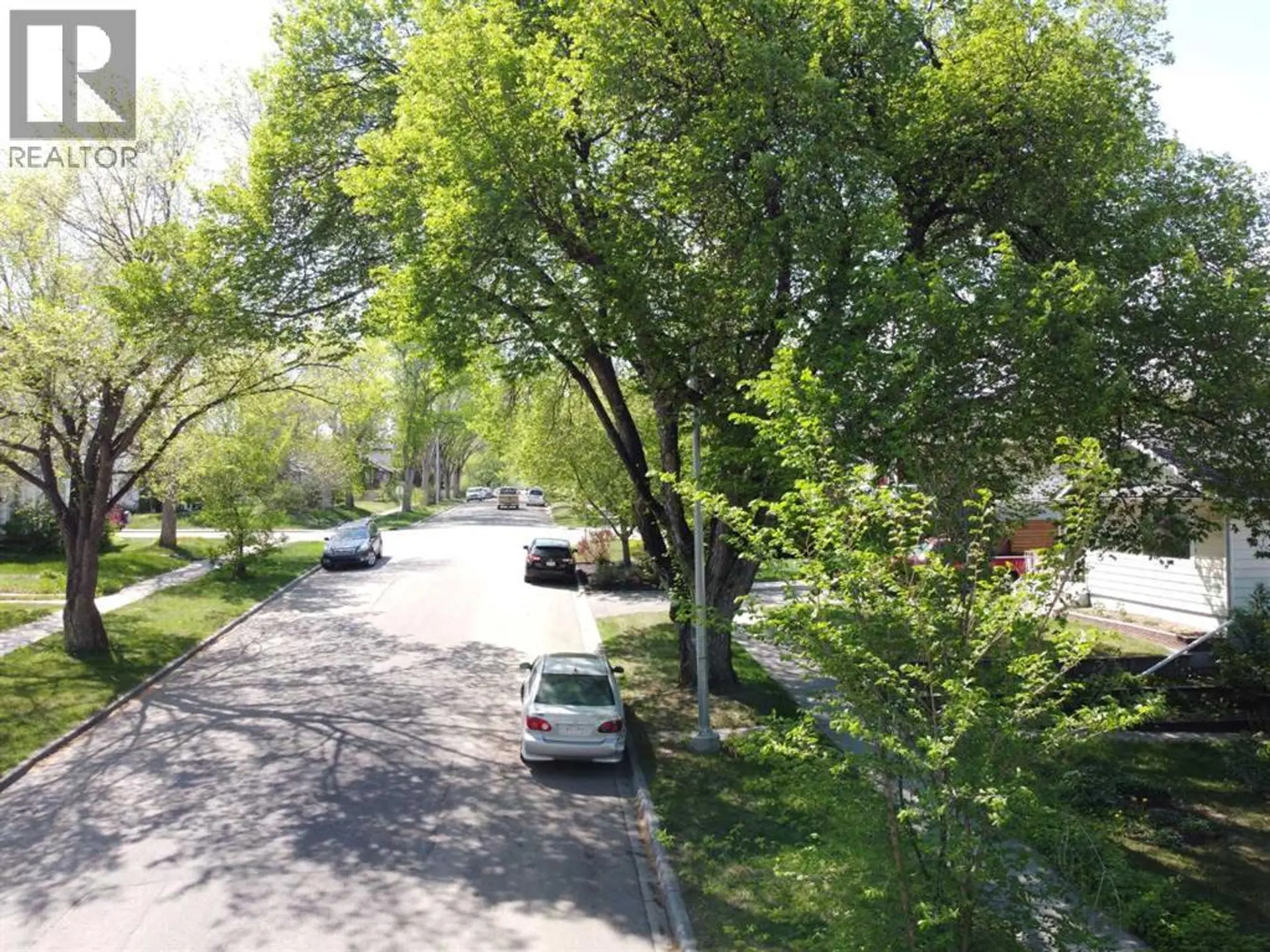 232 27 Avenue NW - Image 9