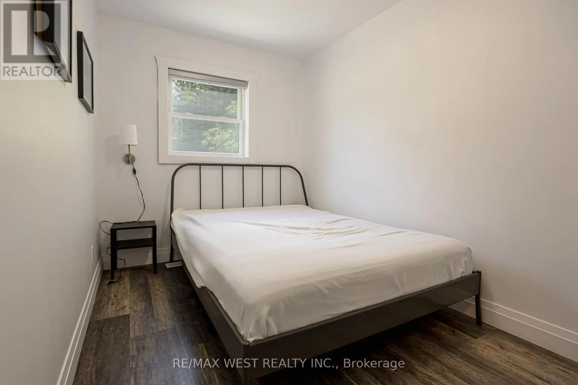 15 MANCHESTER TRAIL - Image 11