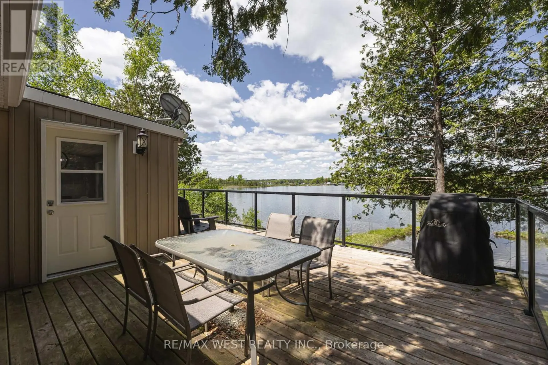 15 MANCHESTER TRAIL - Image 16