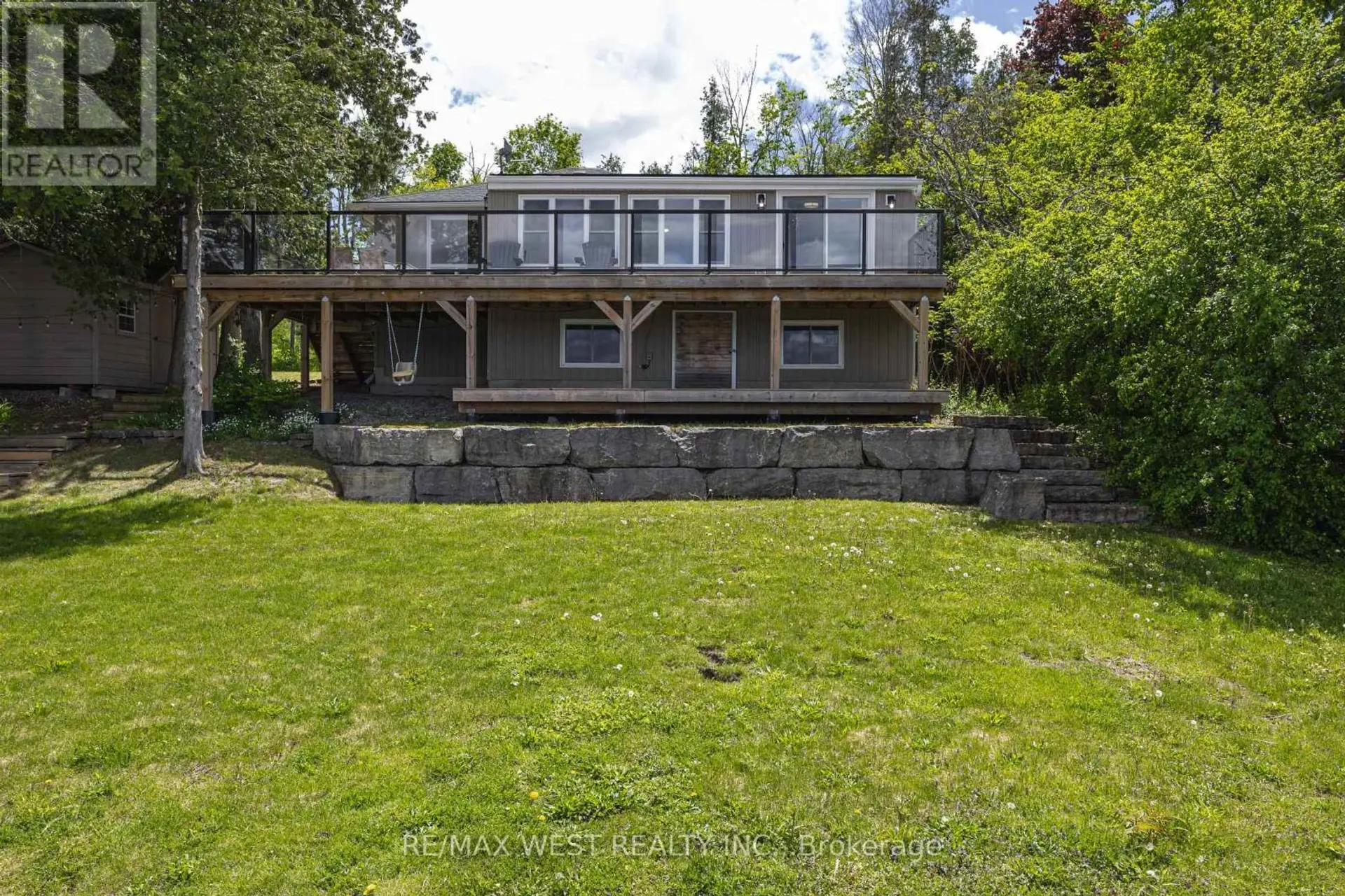 15 MANCHESTER TRAIL - Image 17