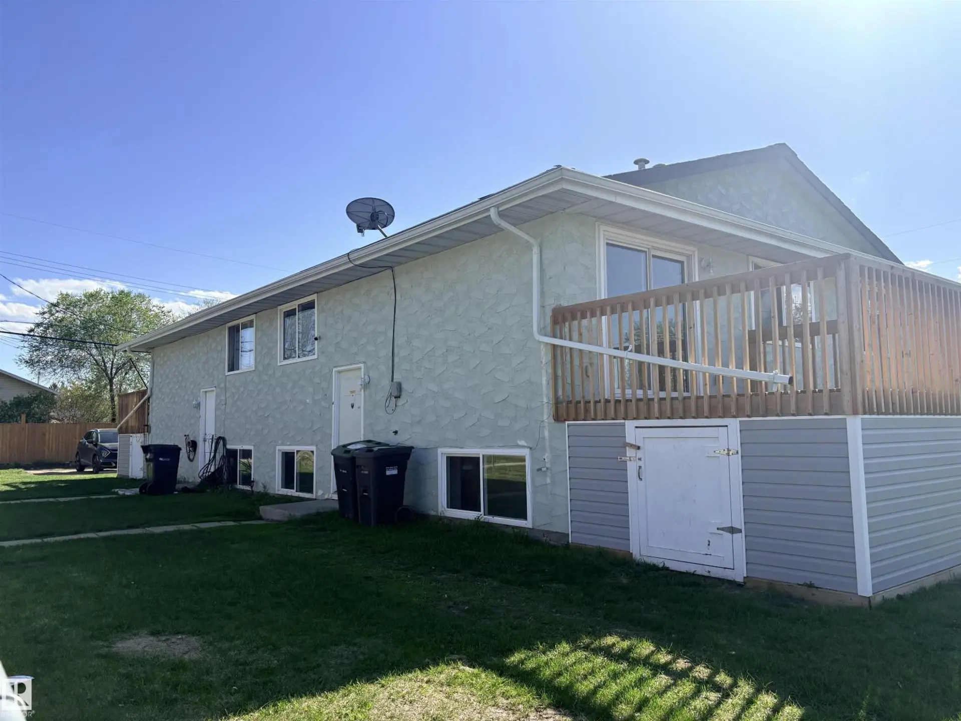 4537 50 AV - Image 5