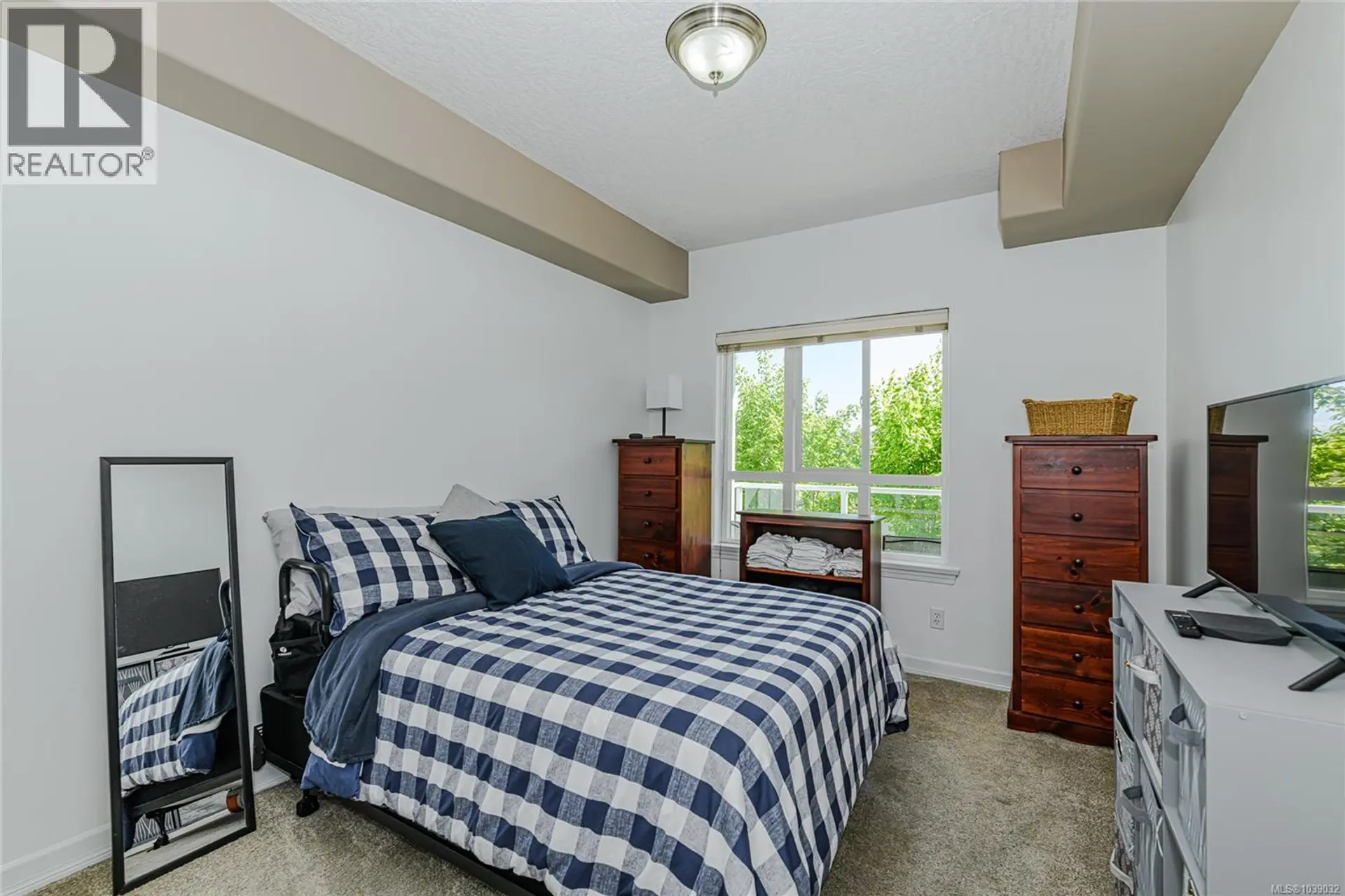#205 3915 Carey Rd - Image 10