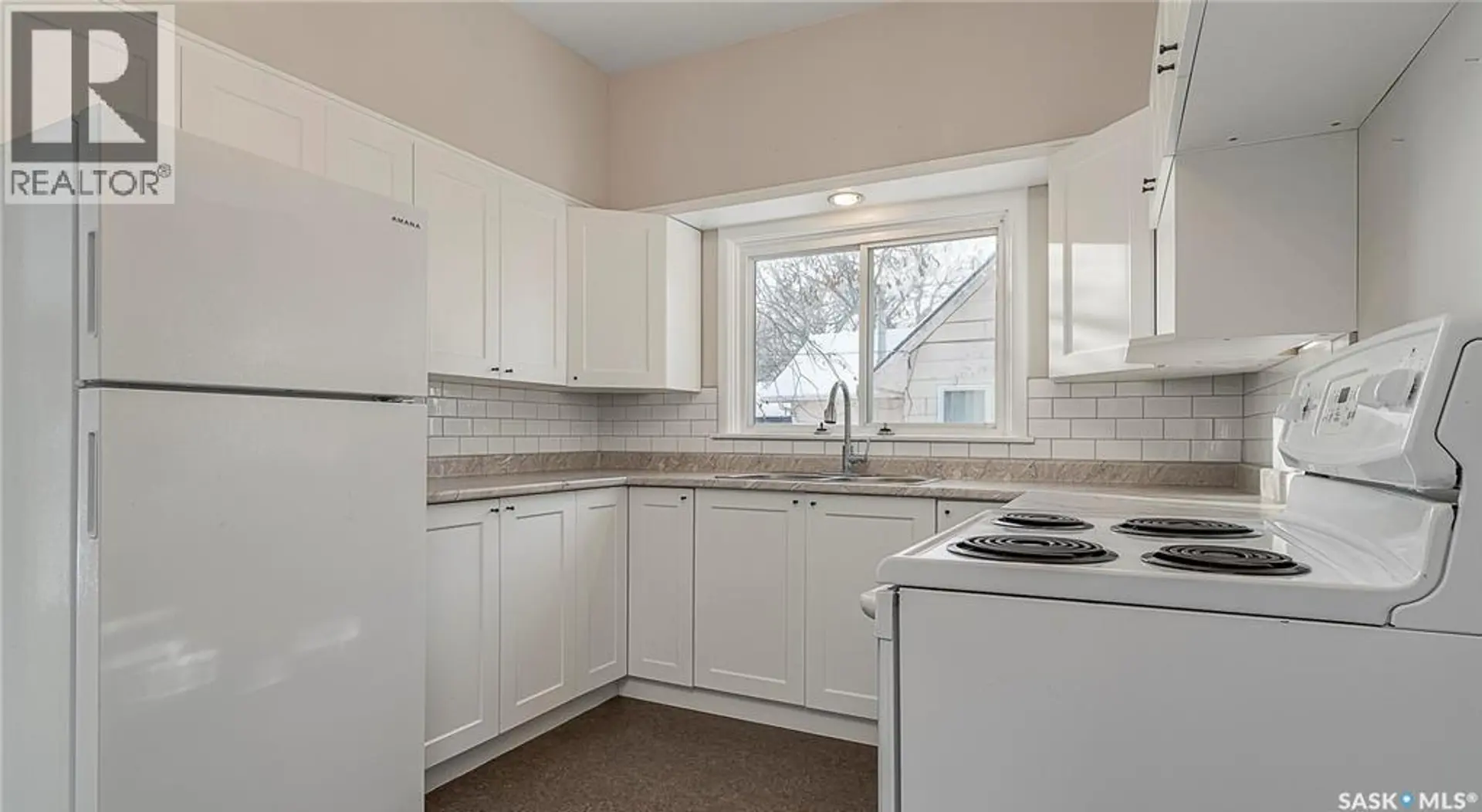 79 Coteau STREET E - Image 3